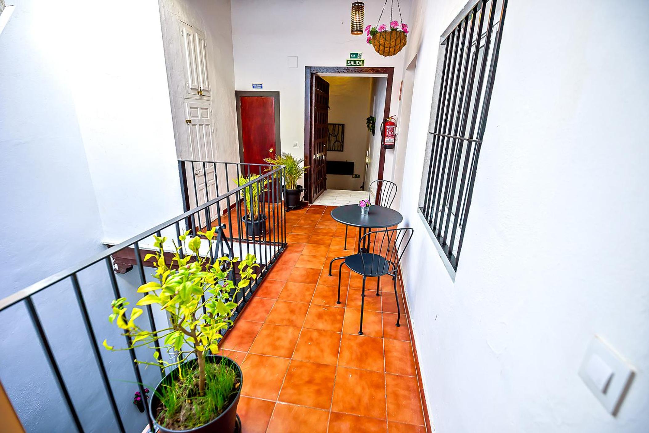 Apartment with Balcony - Photo 20