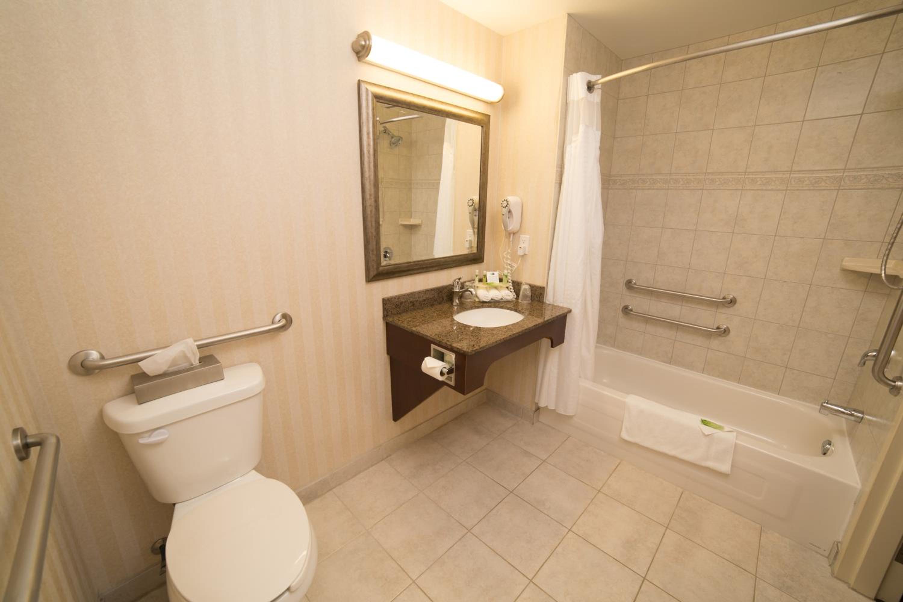 King Room - Disability Access - Photo 4