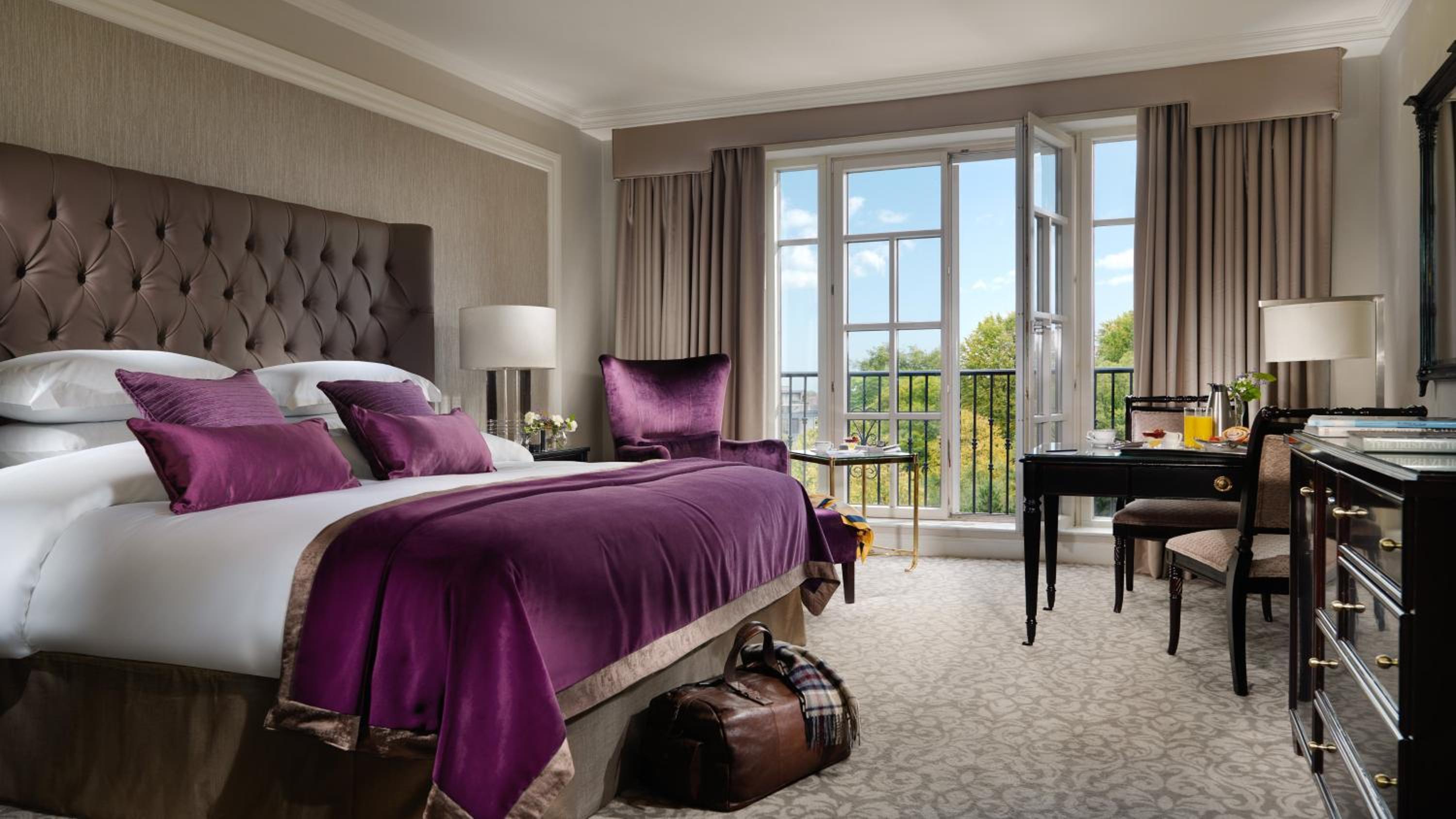 Classic King Room with Balcony photo 1