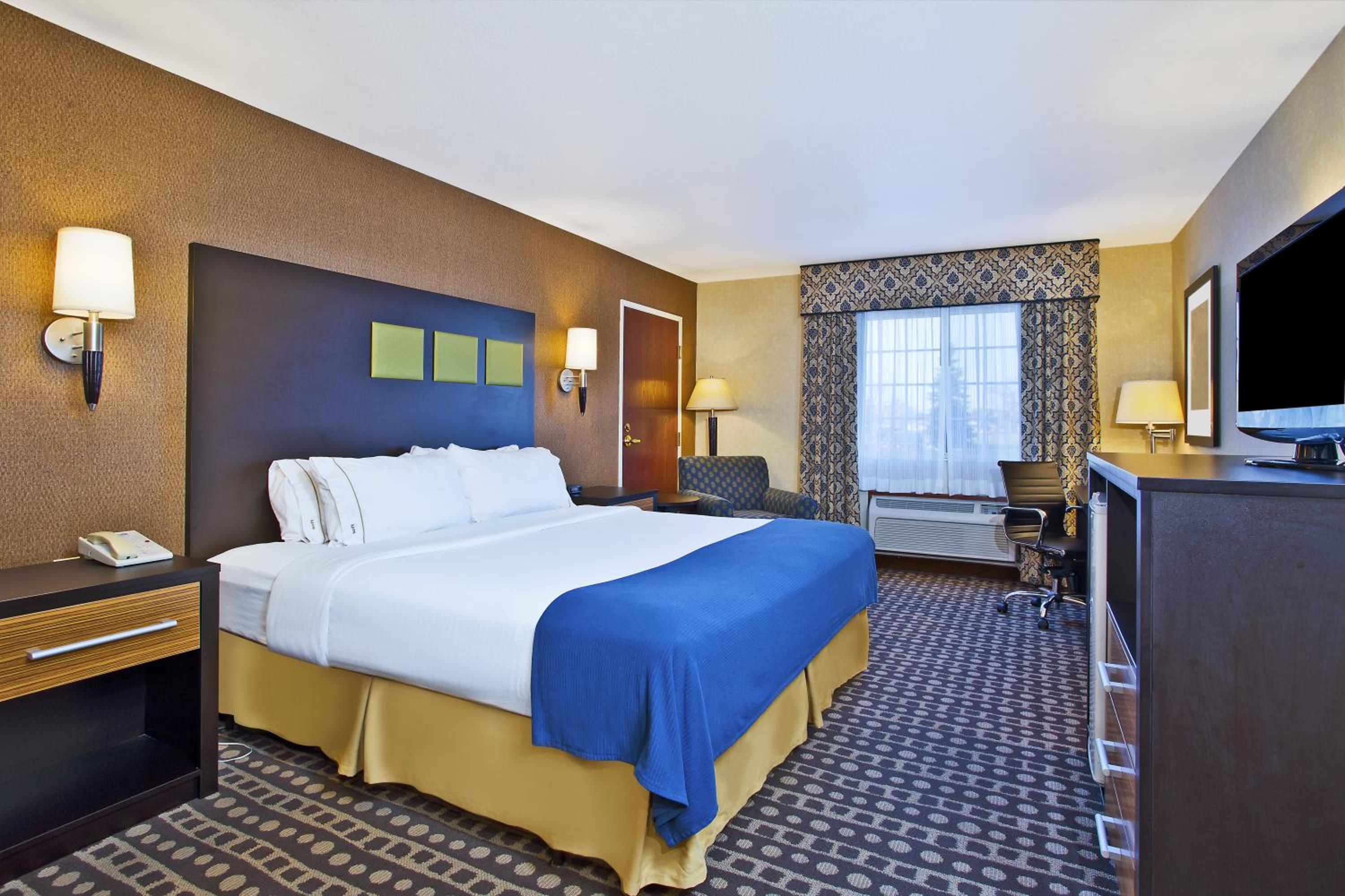 King Room - Mobility Access/Hearing Accessible photo 1
