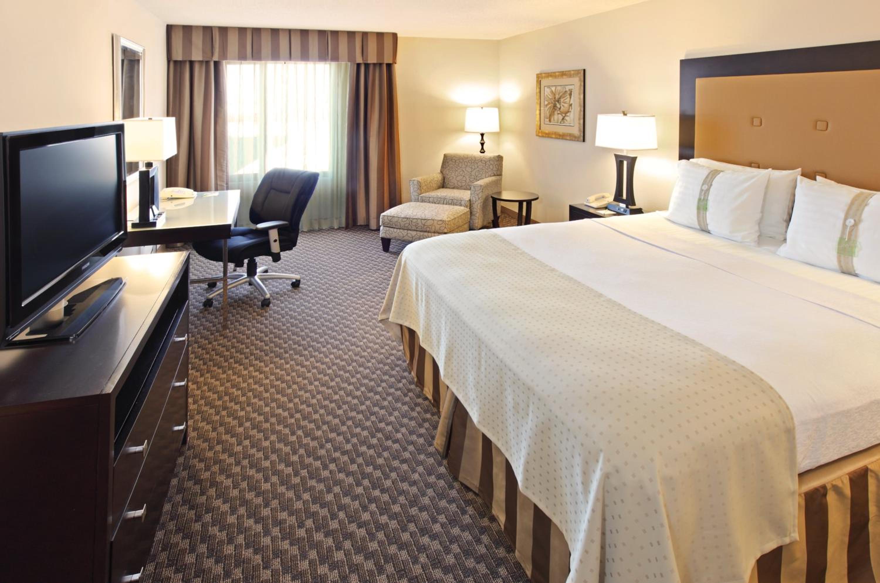 King Room - Hearing Accessible/Non-Smoking 