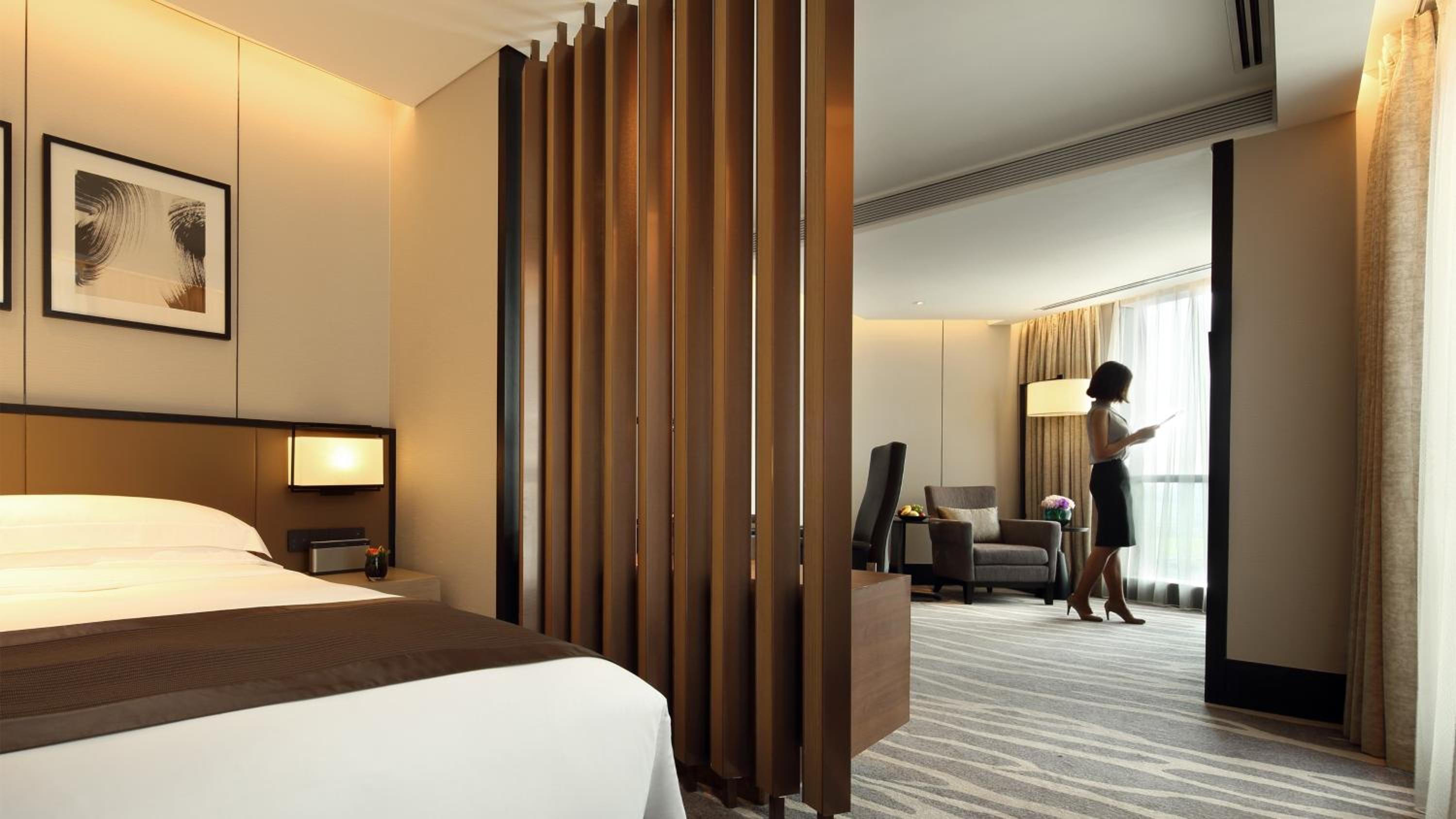 Junior King Suite