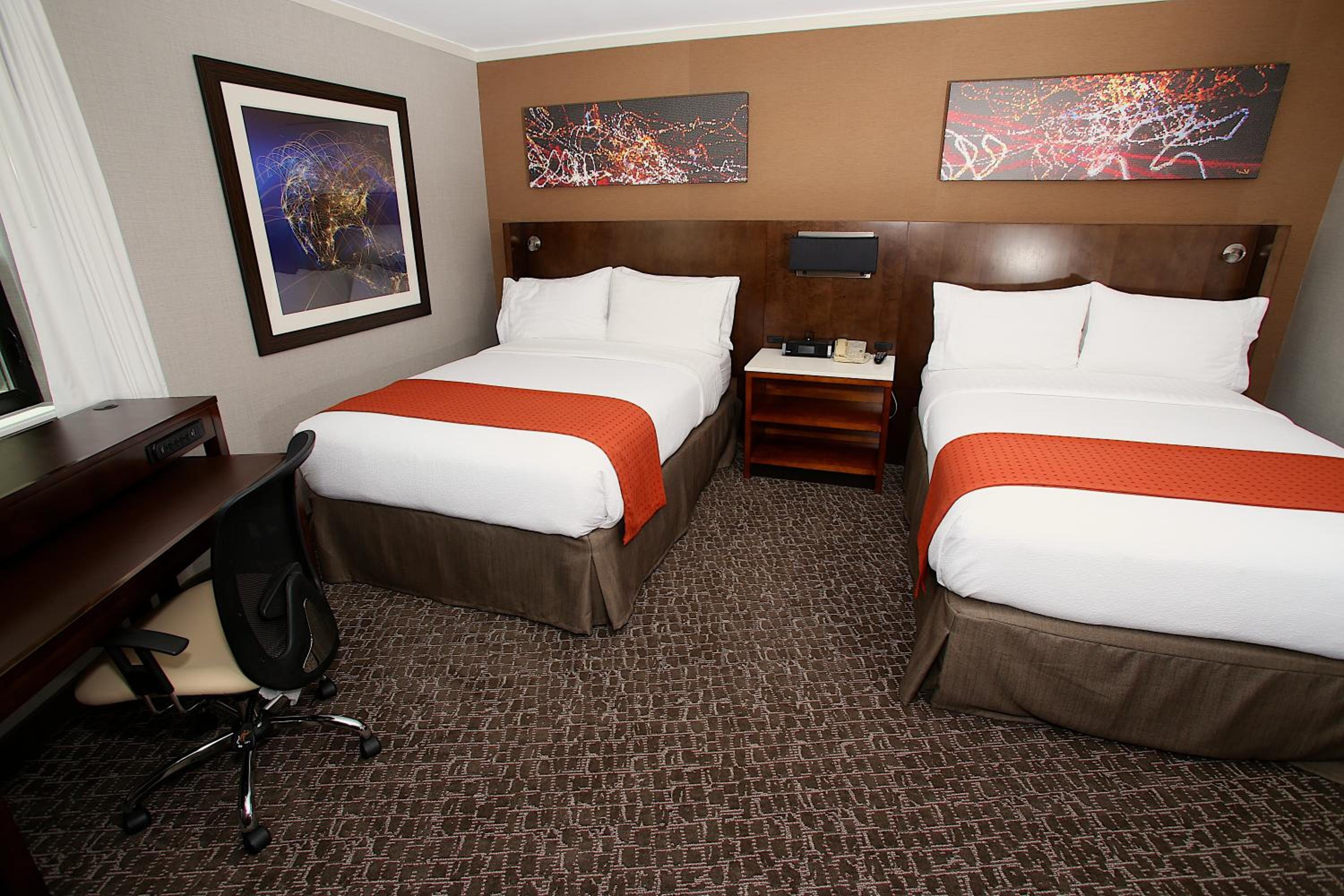 Premium Double Room with Two Double Beds - Photo 4