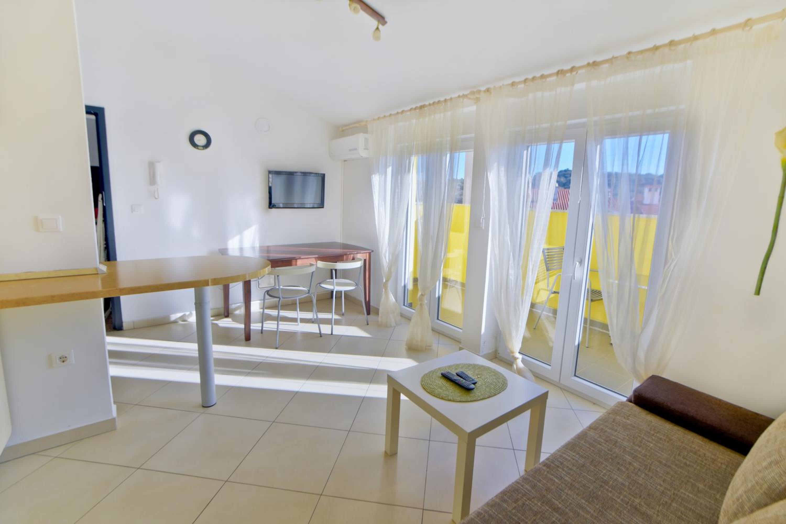 One-Bedroom Apartment with Balcony