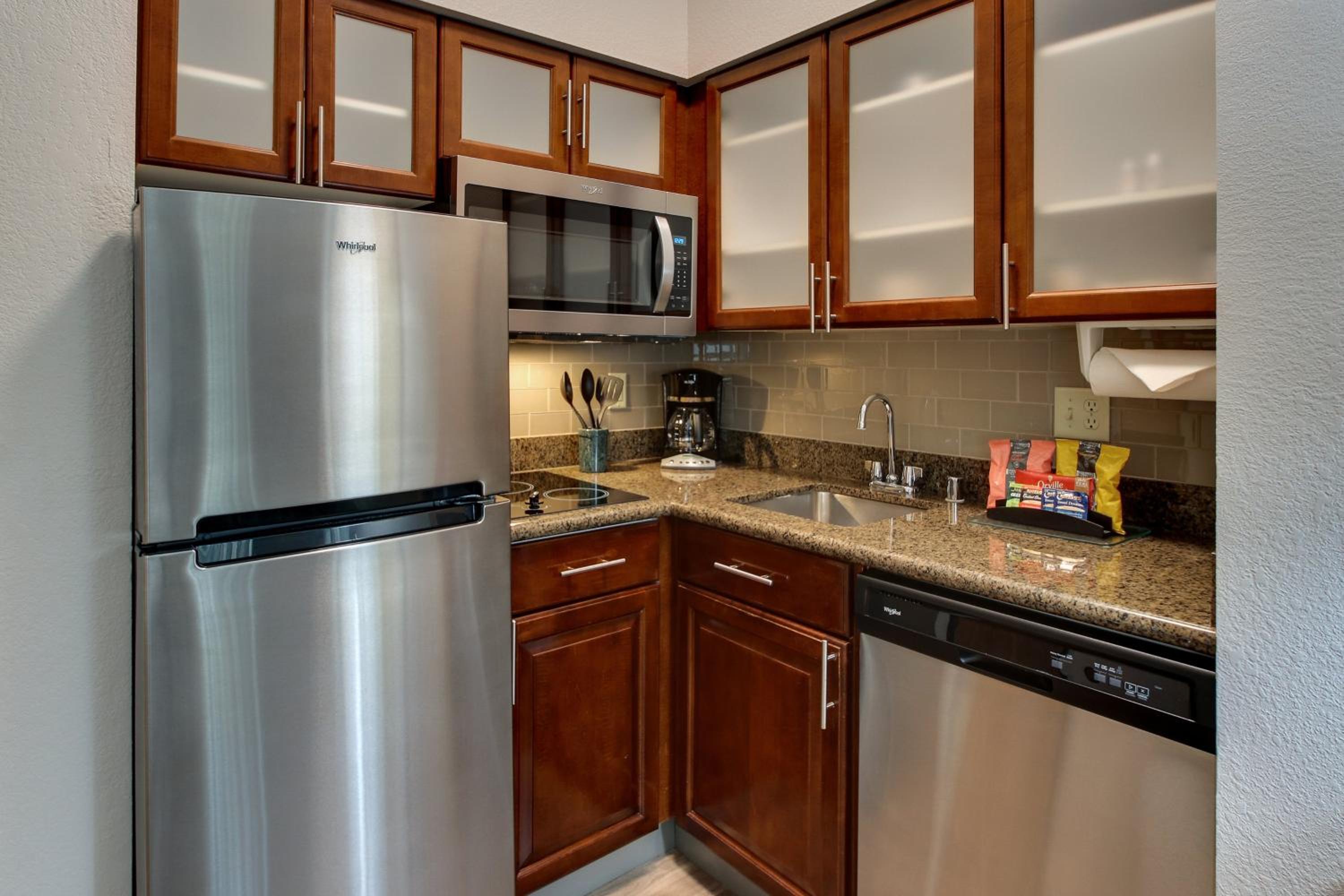 Studio Queen Suite - Photo 5