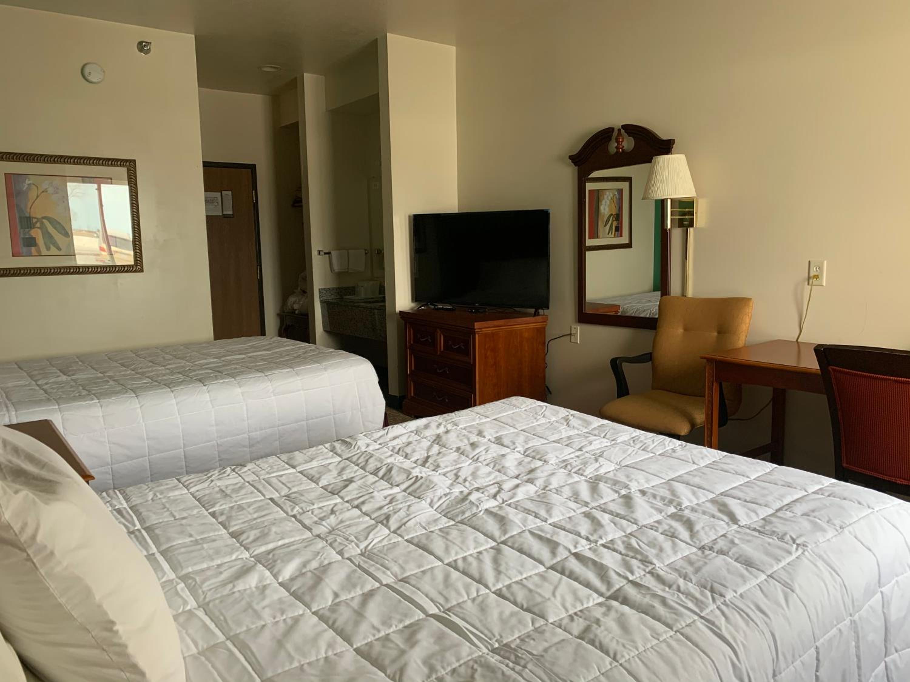 Queen Room with Two Queen Beds - Photo 1