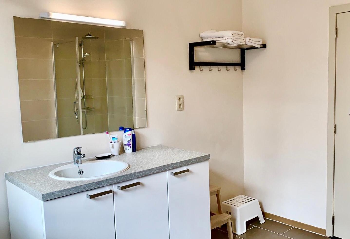 One-Bedroom Apartment - Photo 10