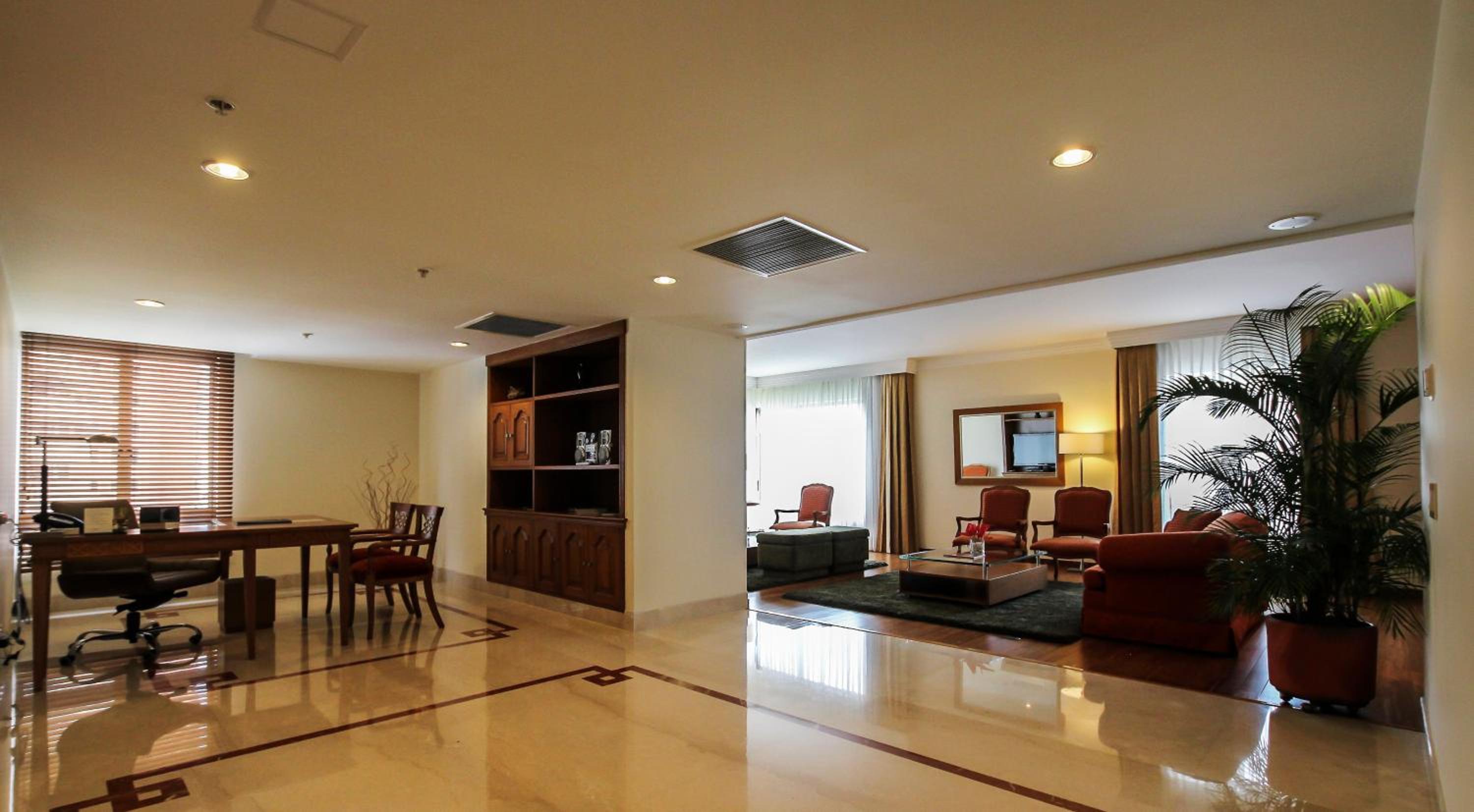 Presidential King Suite photo 2