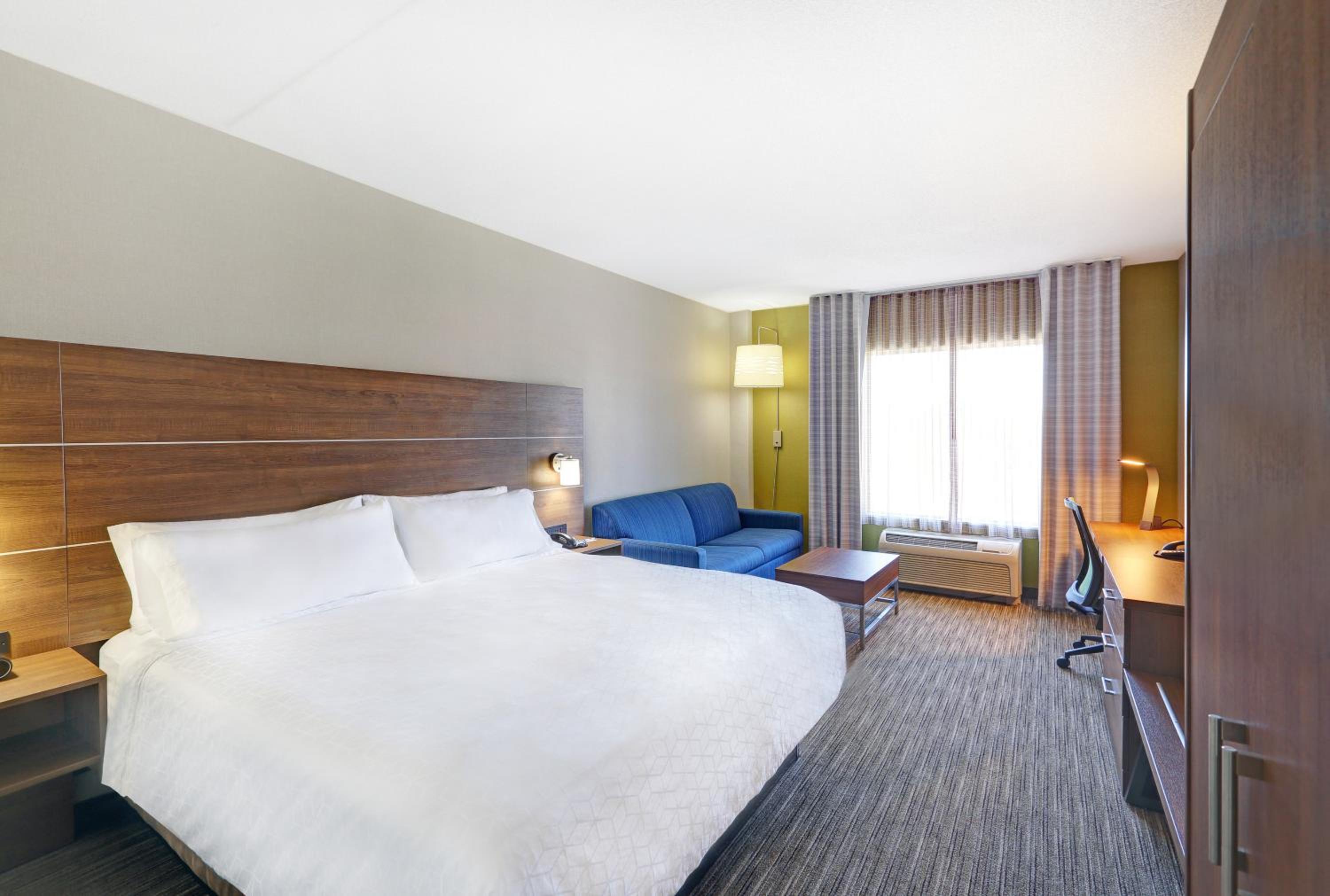 Standard King Room - Photo 1