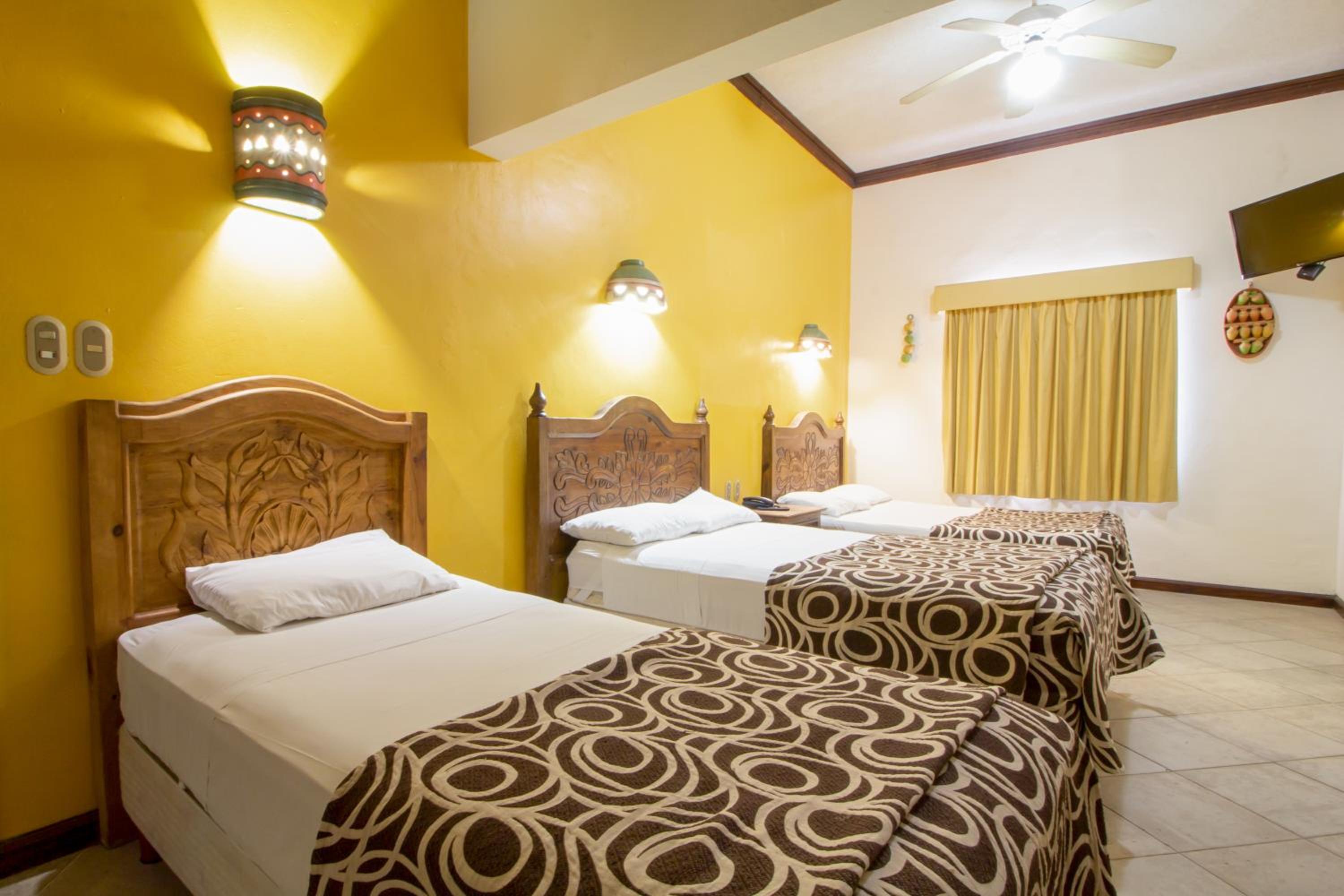 Triple Room - Photo 1