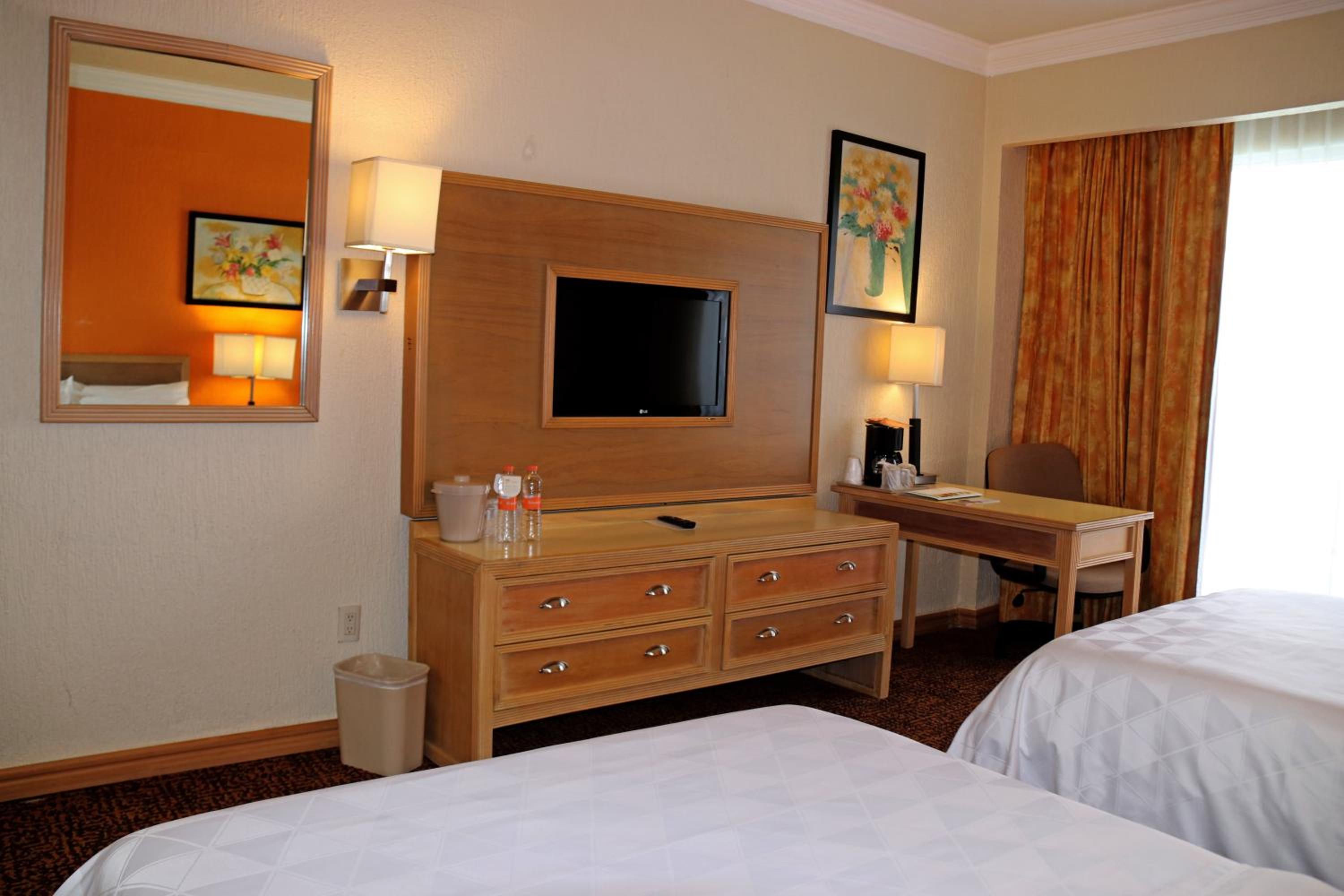 Standard Double Room with Two Double Beds - Photo 4
