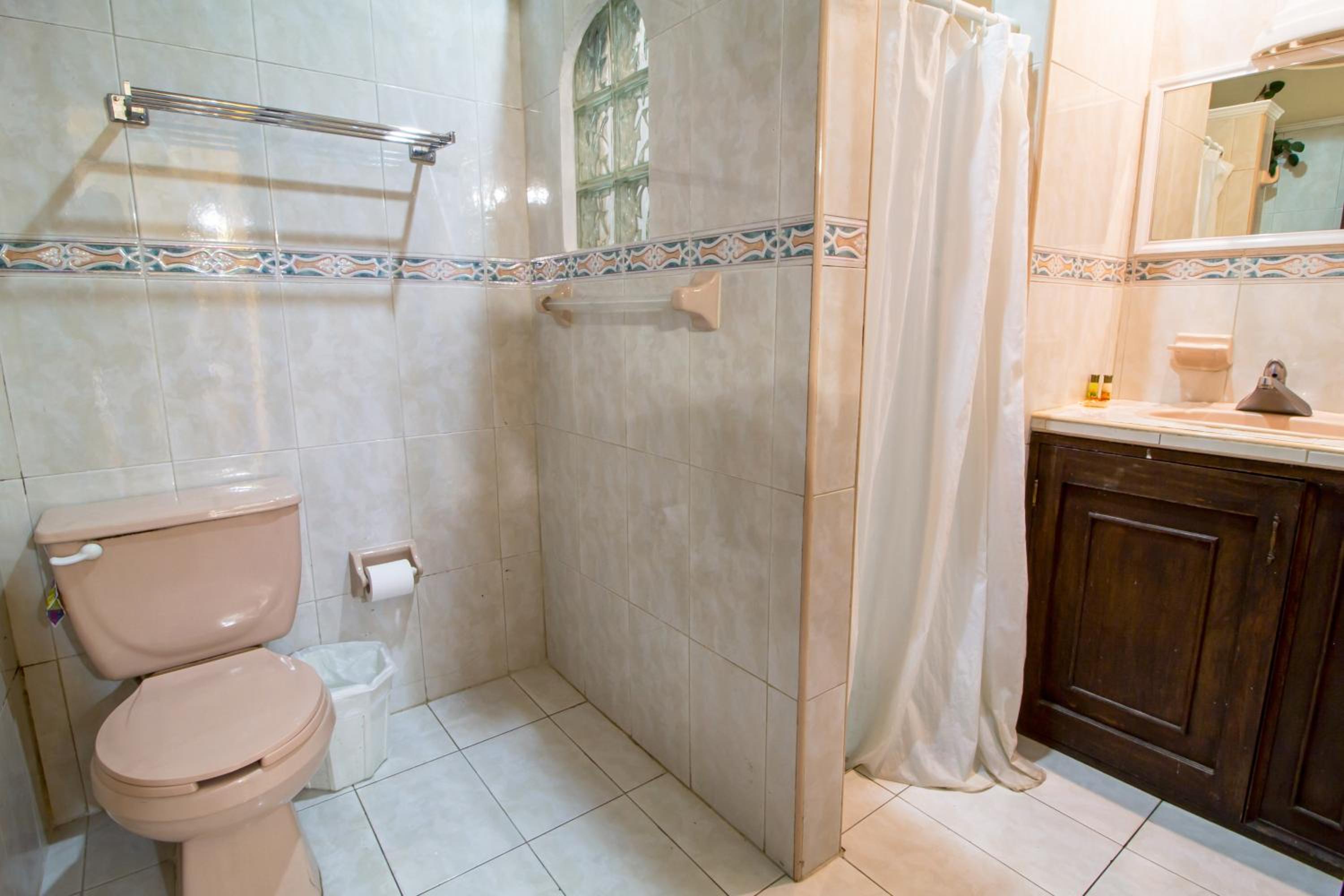 Double Room with Two Double Beds - Photo 11