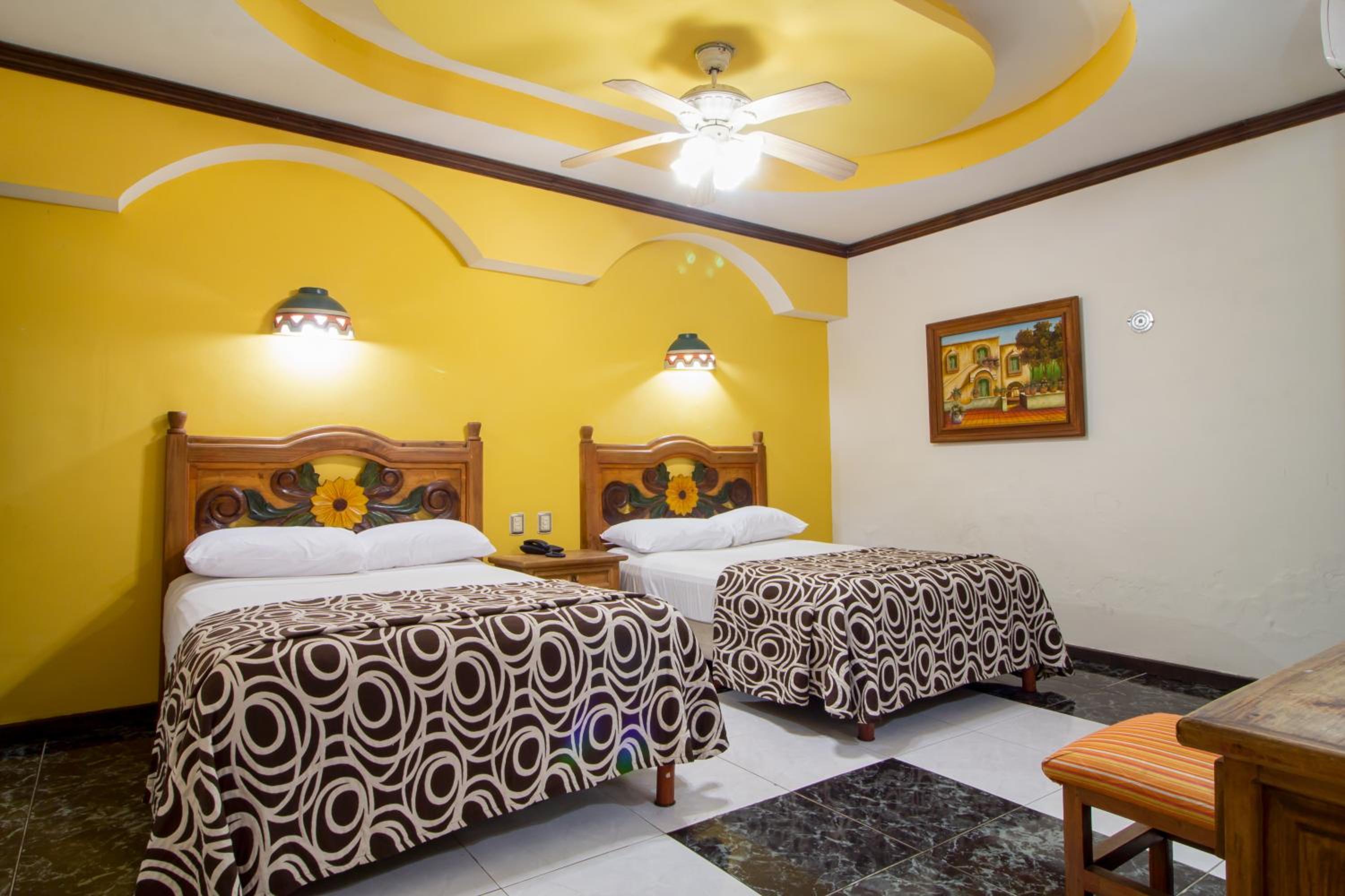 Double Room with Two Double Beds - Photo 1
