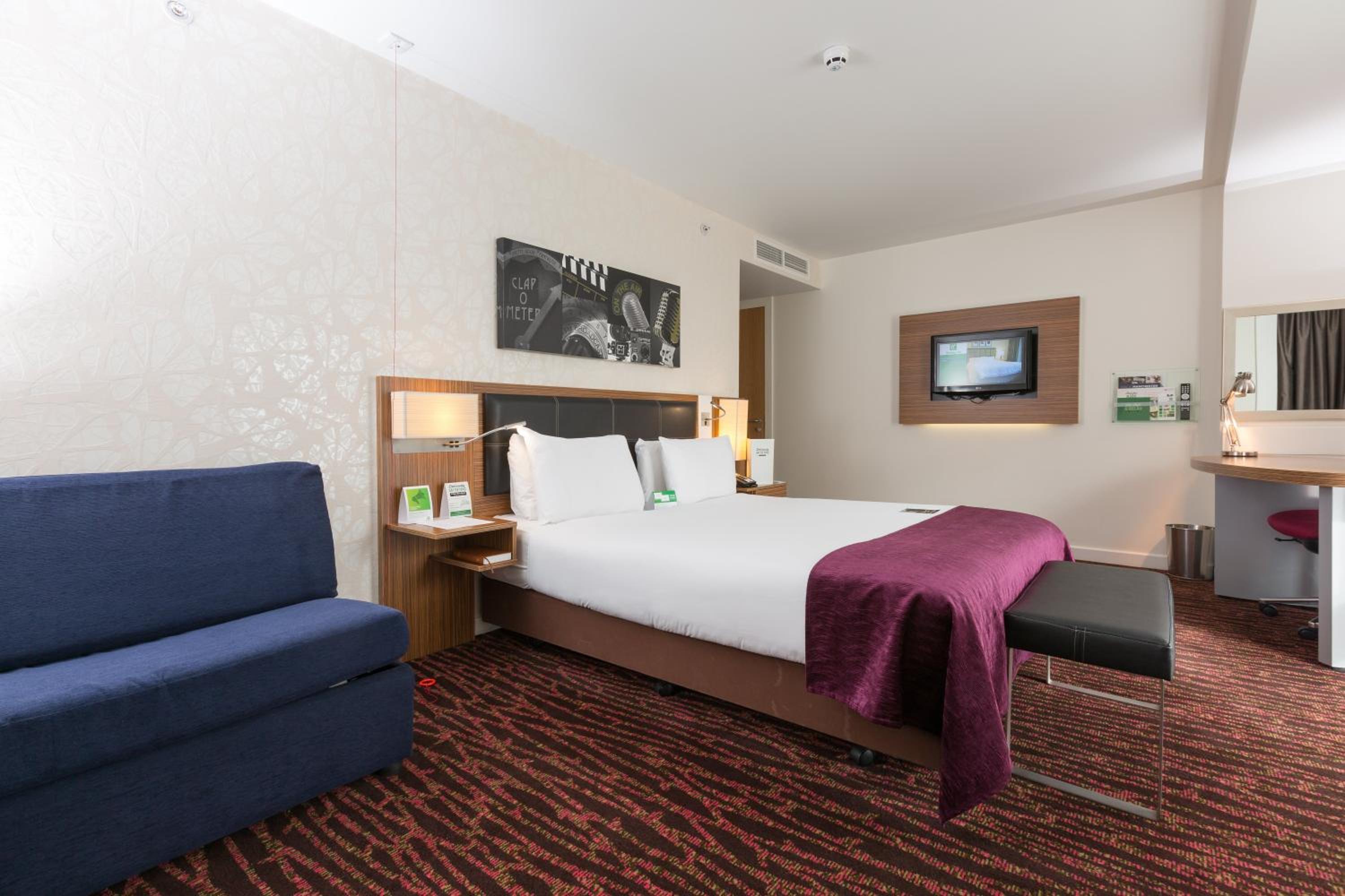 Standard Double Room - Disability Access - Photo 10