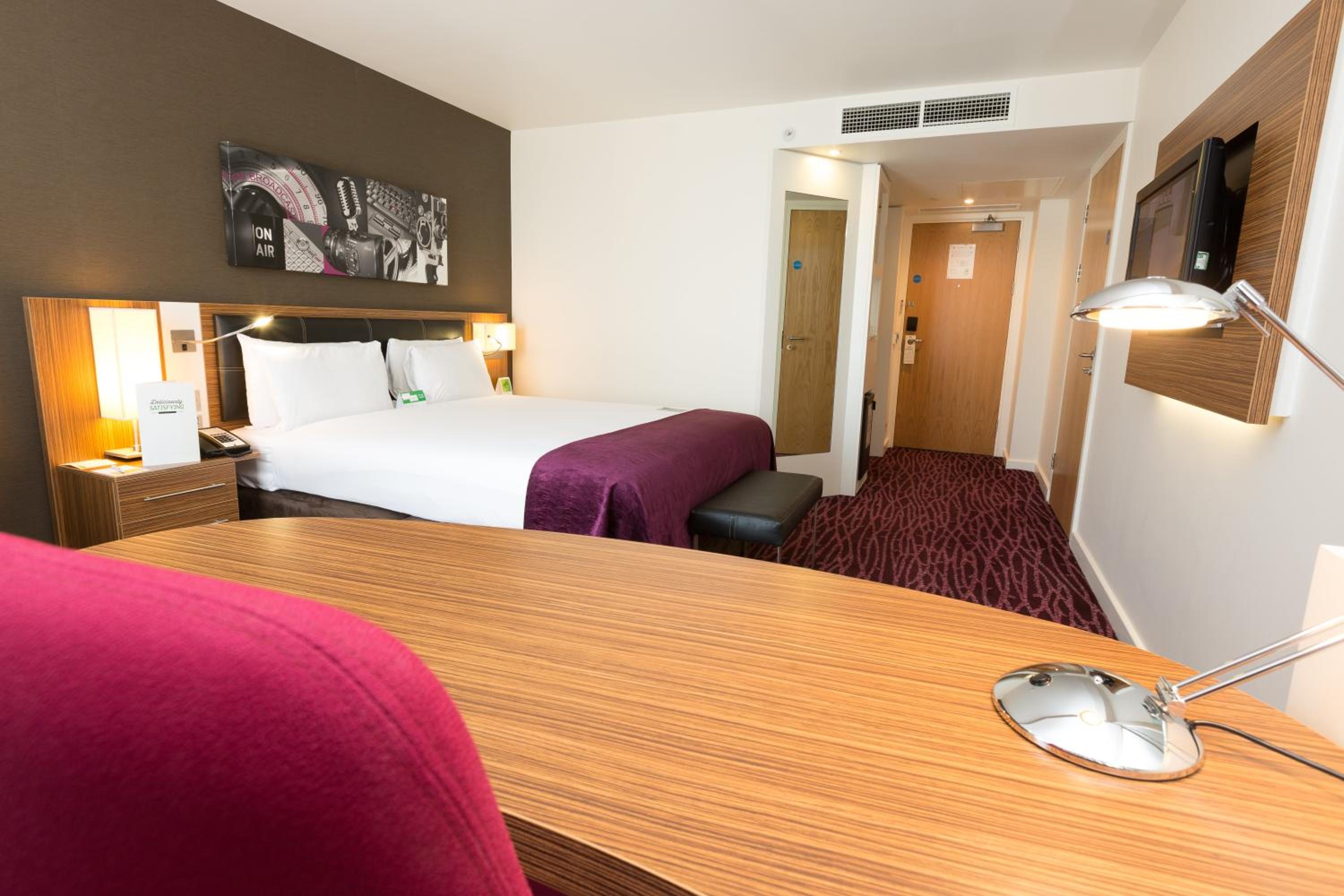 Standard Twin Room - Photo 17