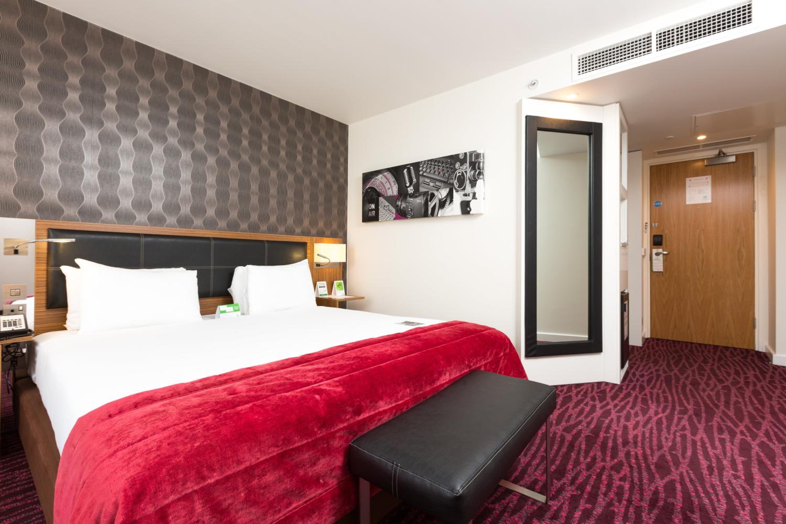 1 King Bed Standard Top Floor photo 1