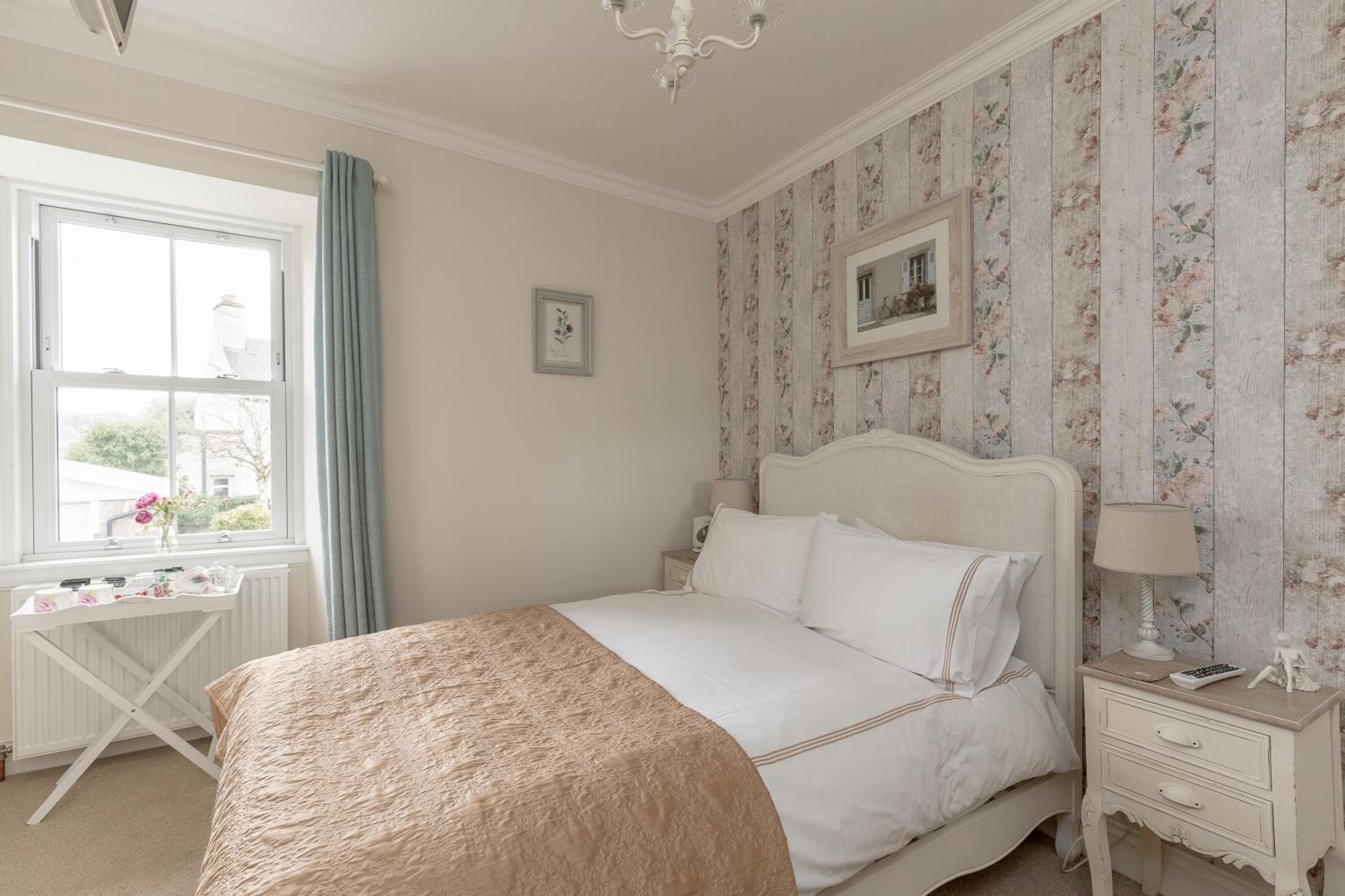 Deluxe Double Room with Shower photo 2