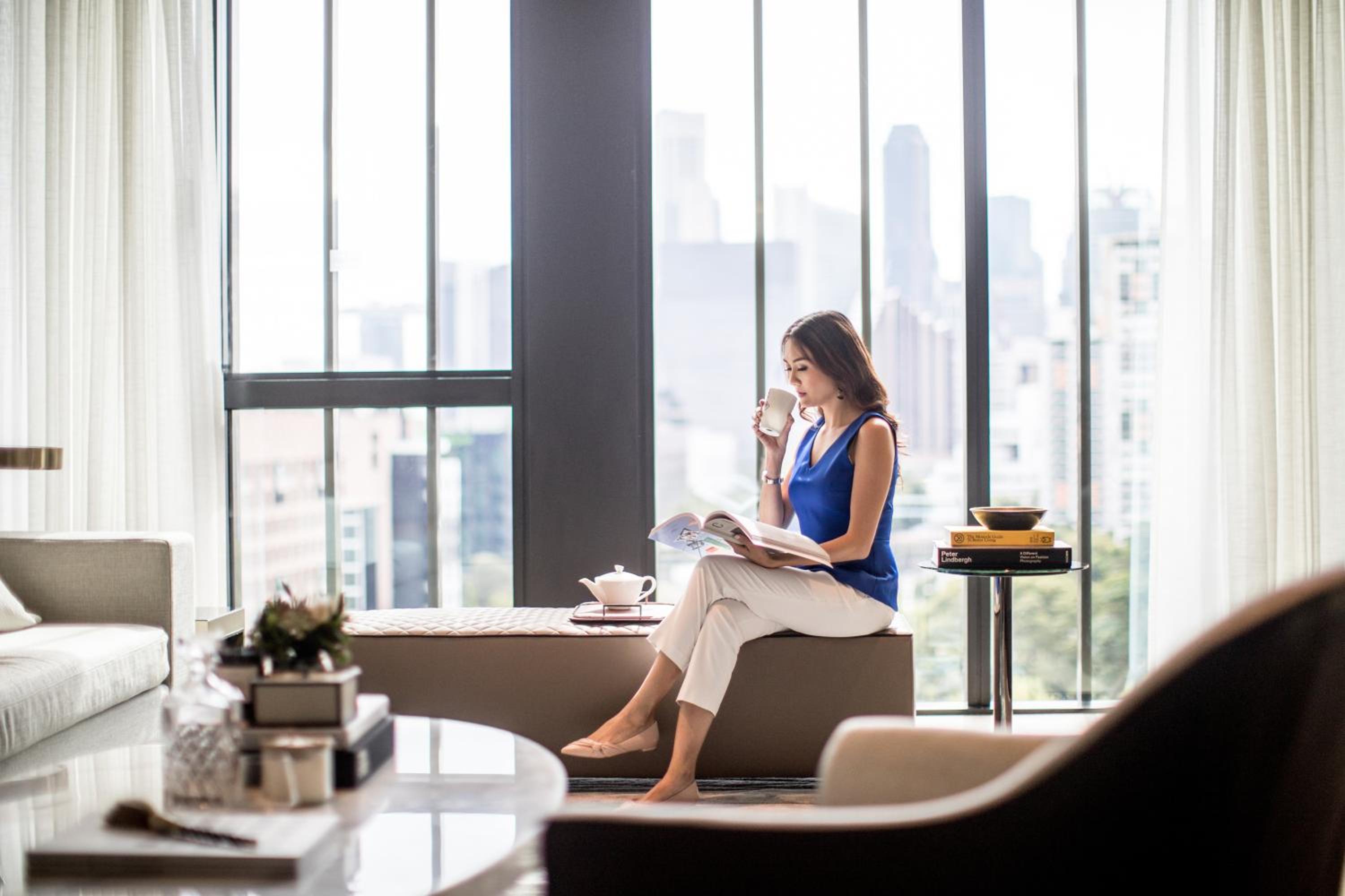 Penthouse King Suite with River View thumbnail 6
