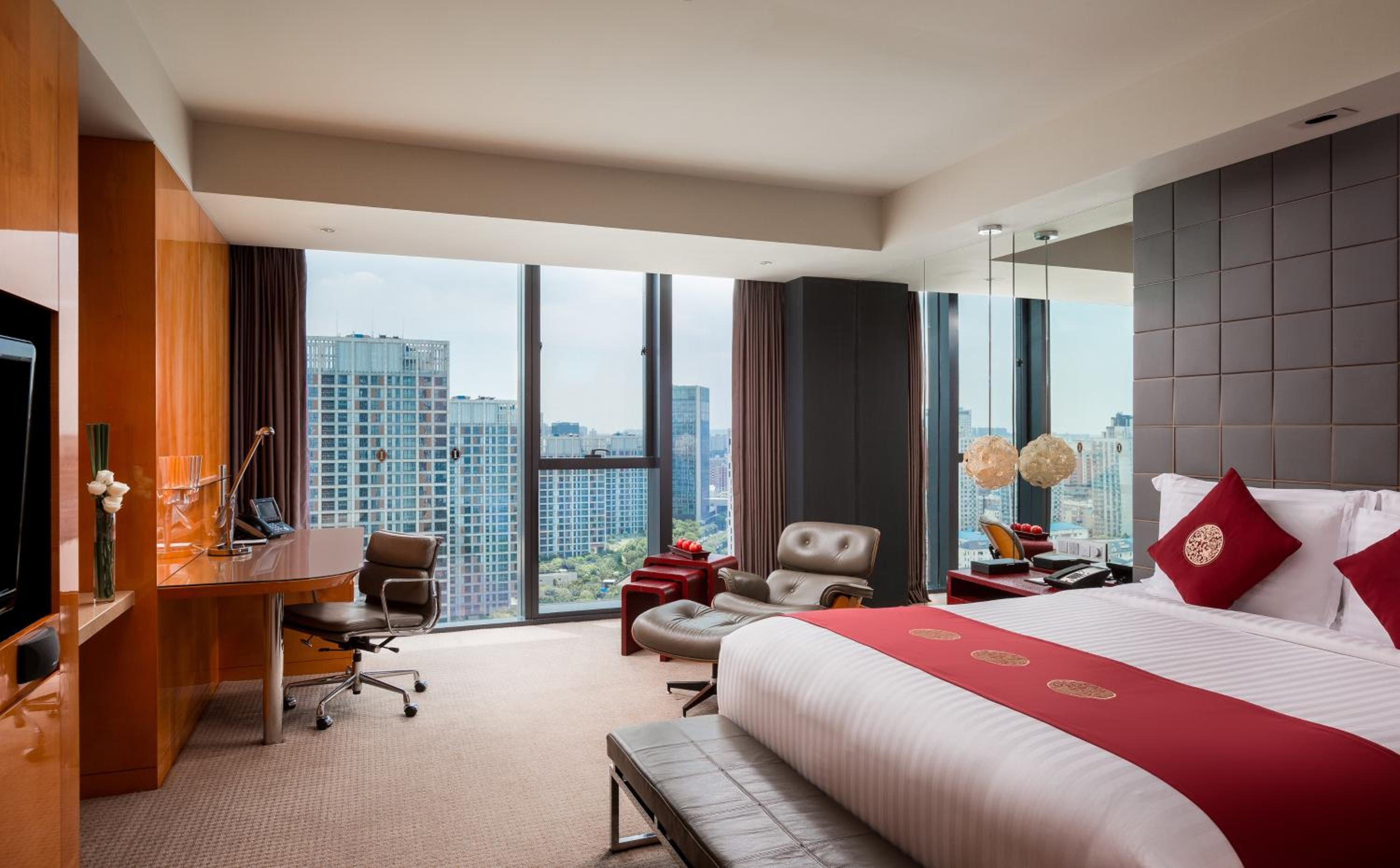 Premium King Room with Lounge Access and City View