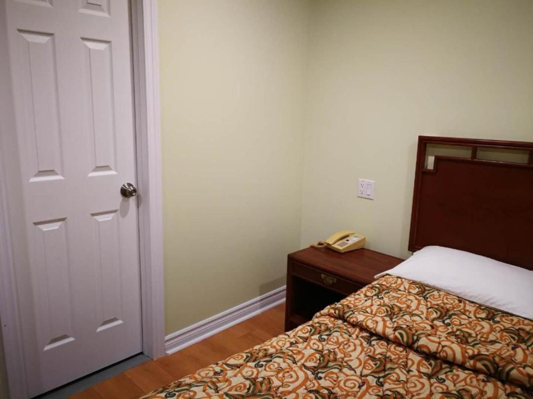 Double Room with Shower - Non Smoking, photo 7