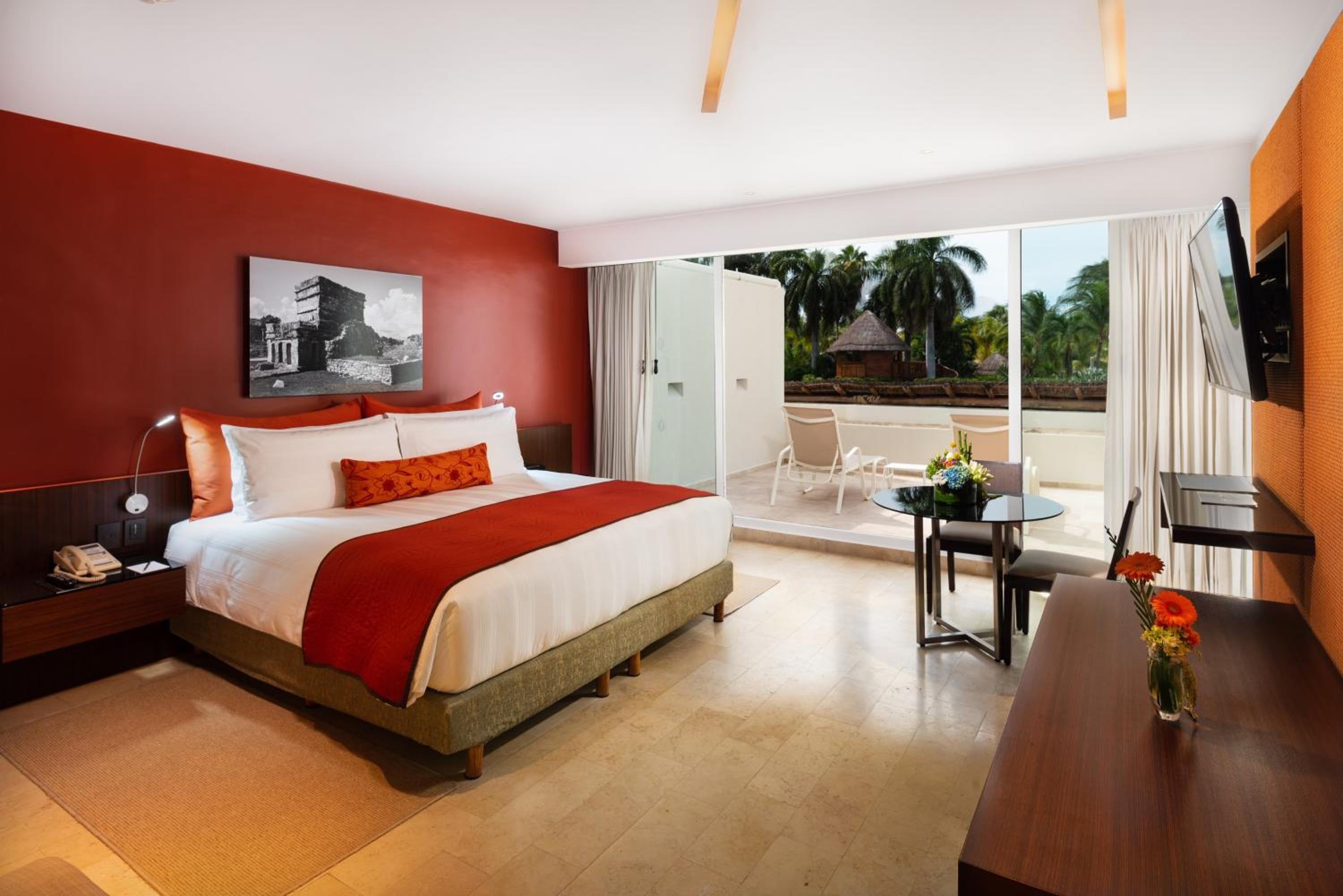 Classic King Room - Photo 6