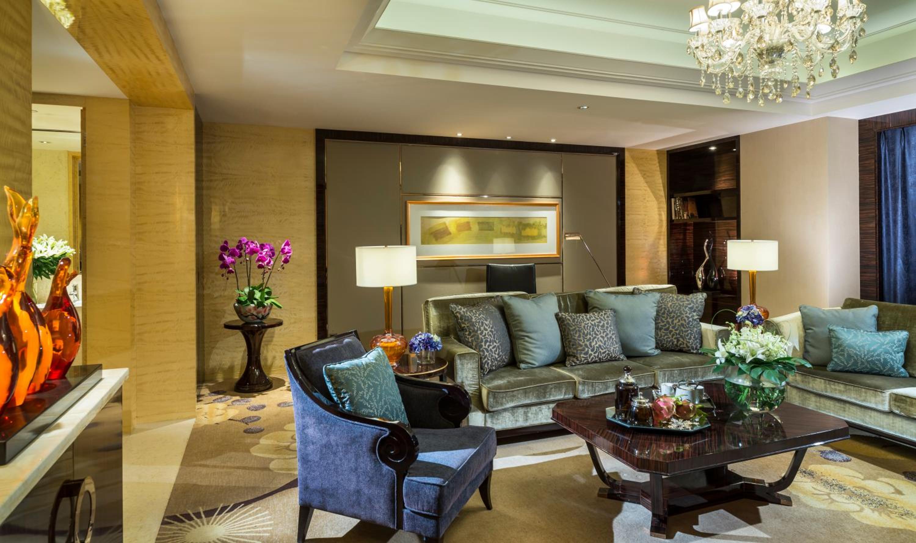 One-Bedroom Suite - Photo 1