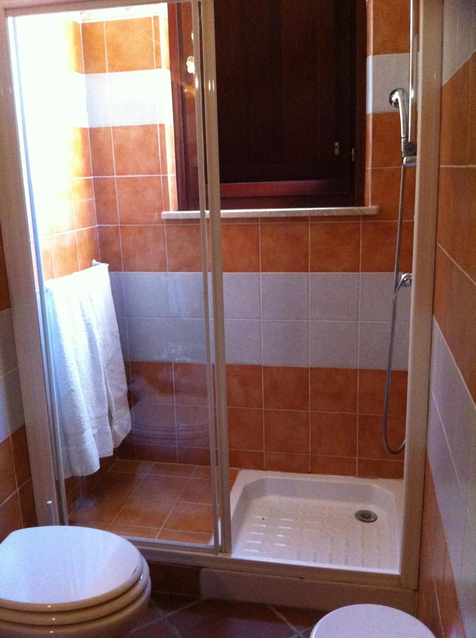 Double Room - Photo 7