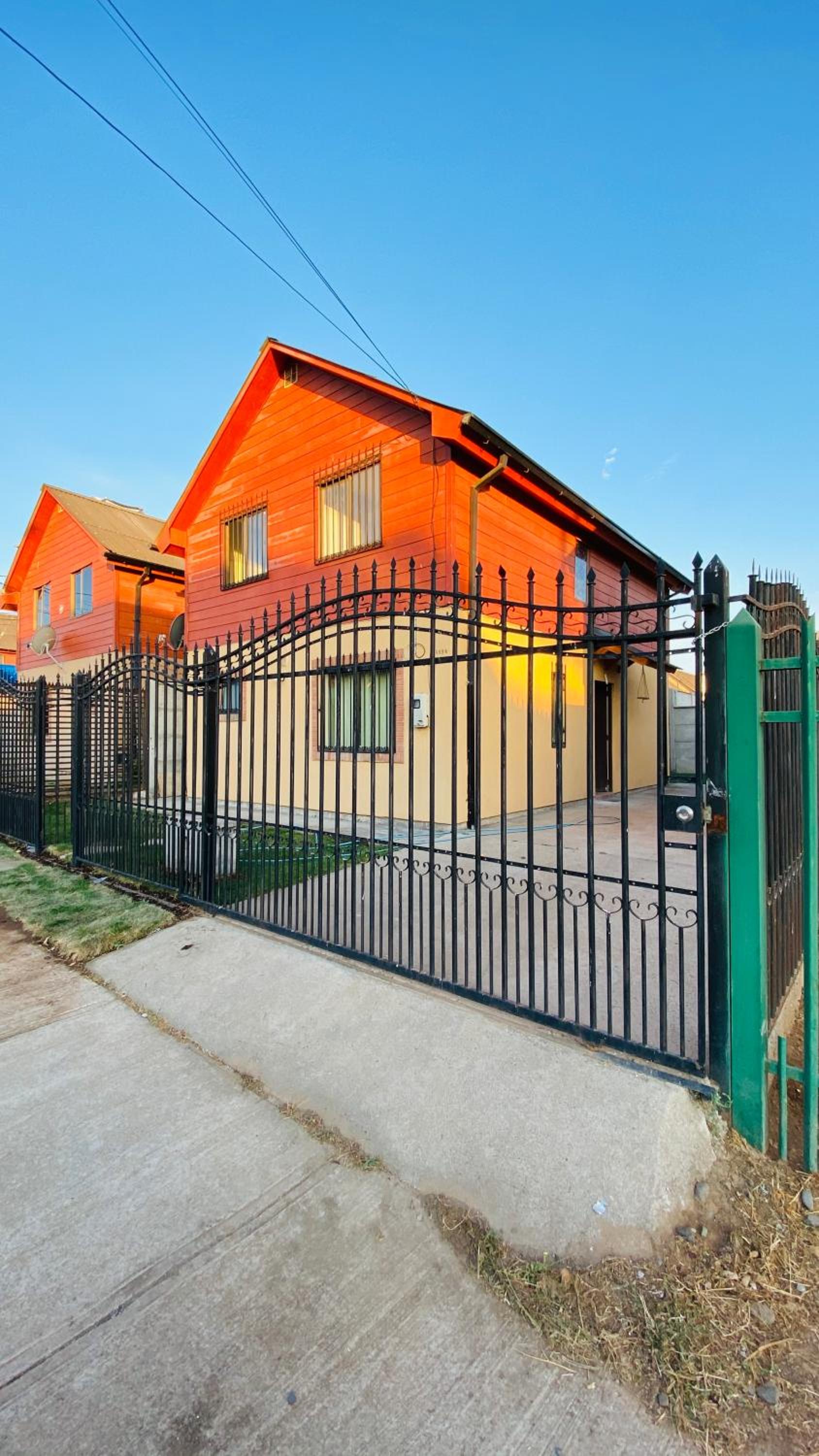 Four-Bedroom House photo 3