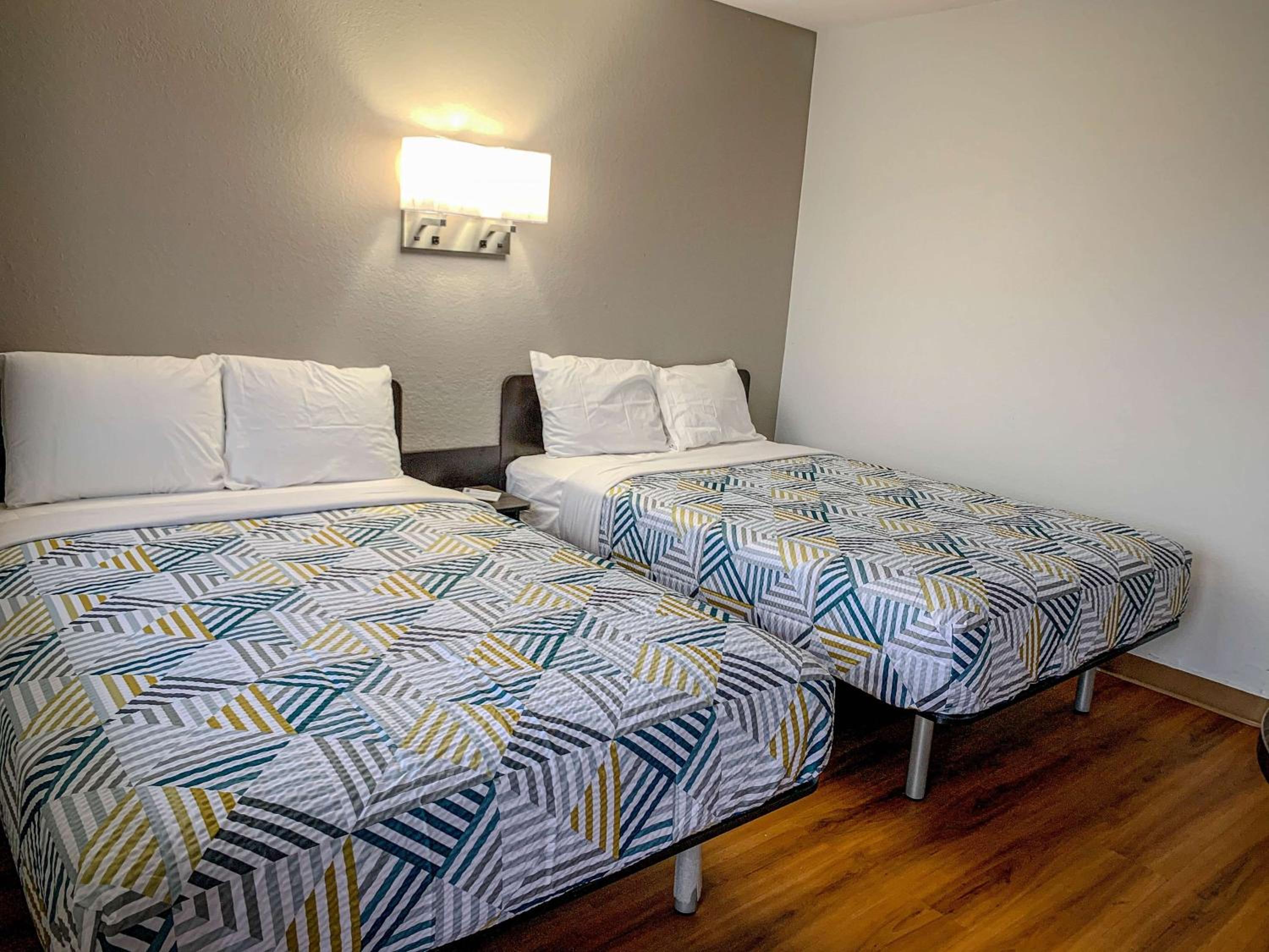 Quadruple Room - Non-Smoking - Photo 1