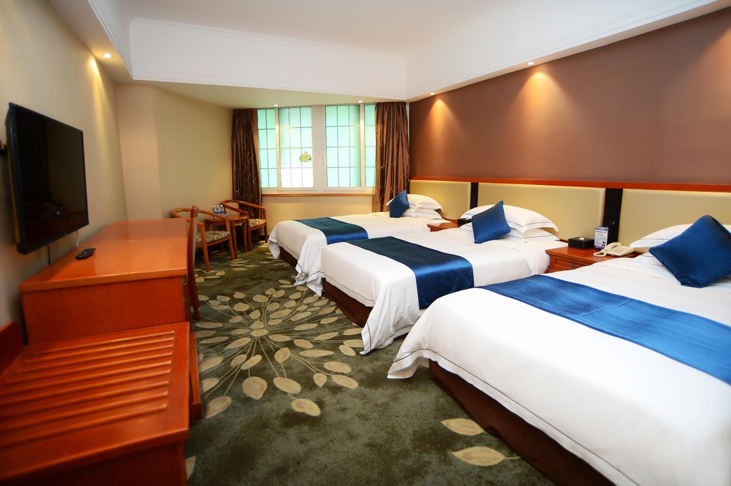 Deluxe Triple Room photo 2