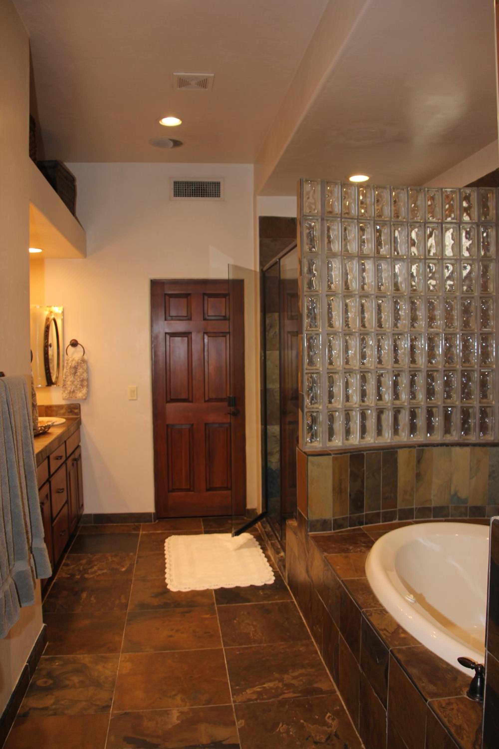 Four-Bedroom House photo 2