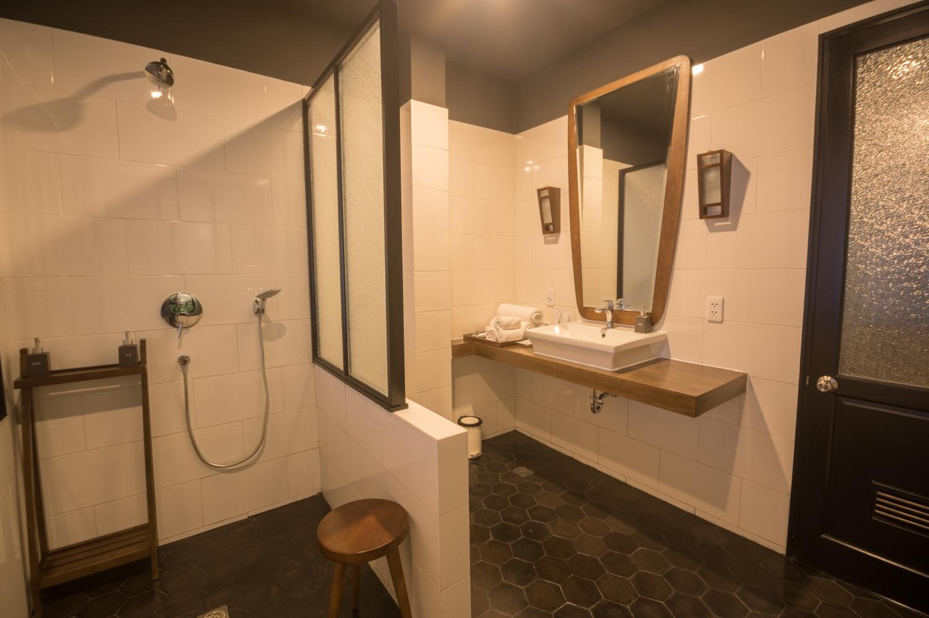 Premier Double or Twin Room with City View - Photo 8