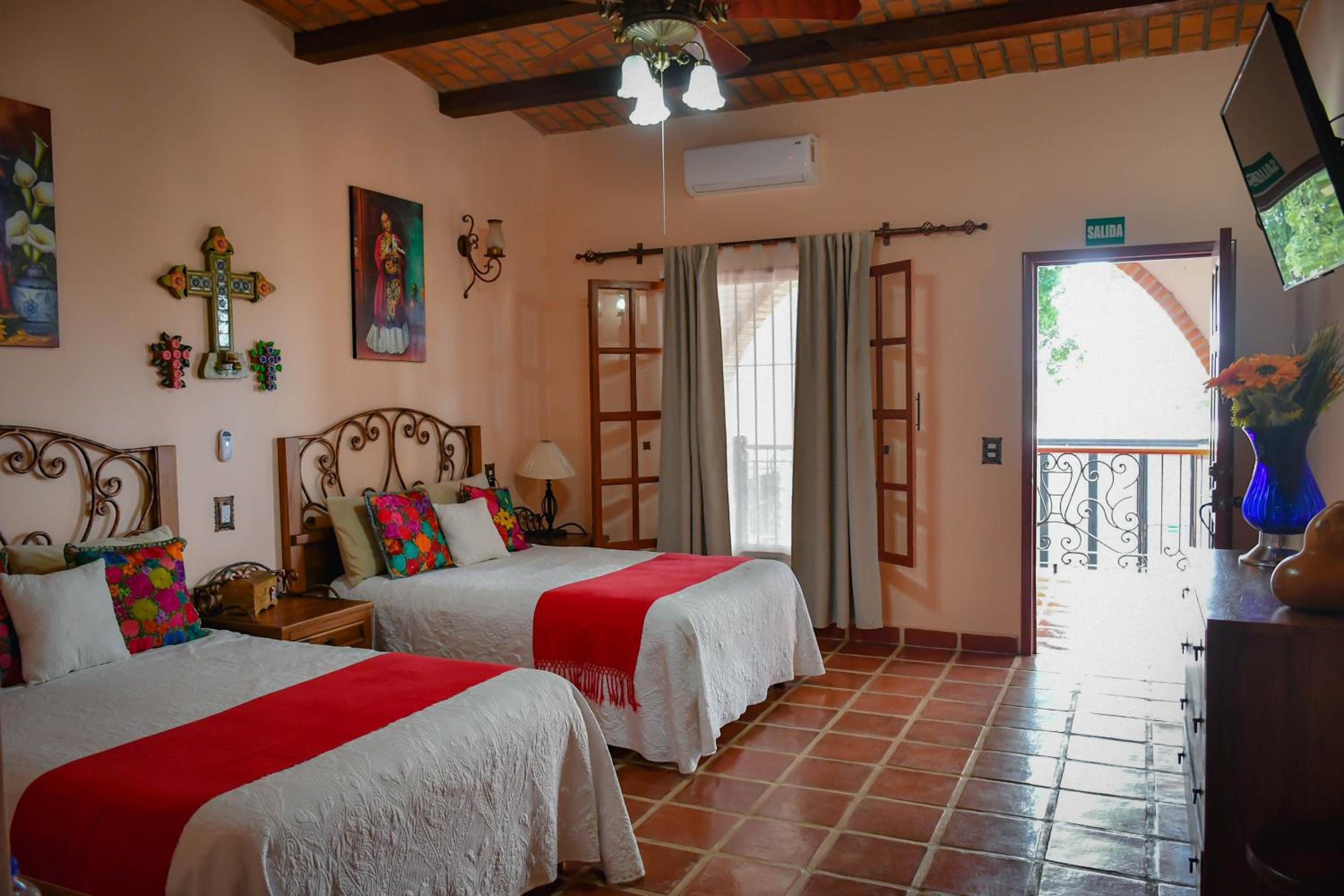 Double Room with Two Double Beds - Photo 5