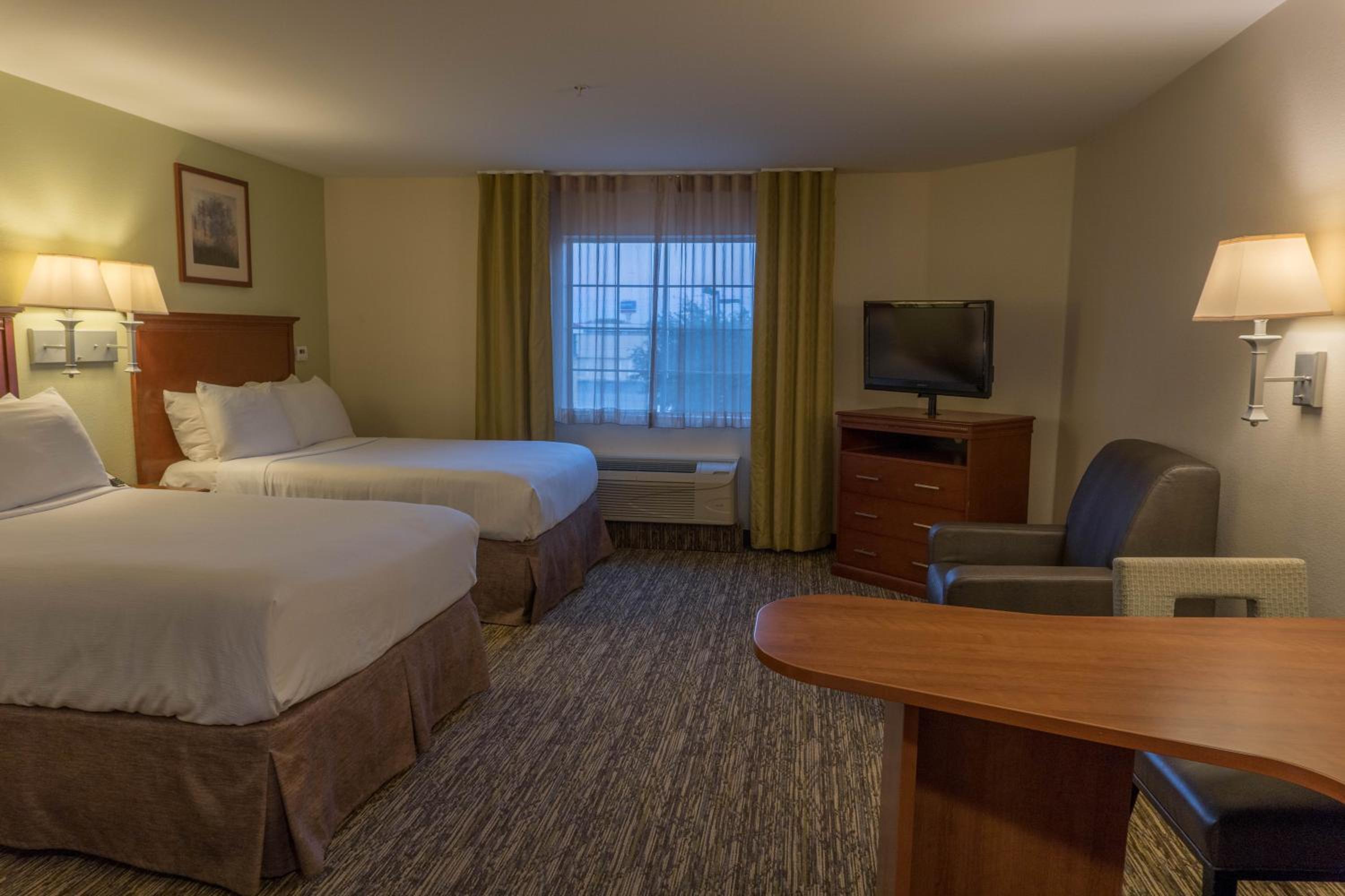 Studio Suite With Two Queen Beds - Photo 1