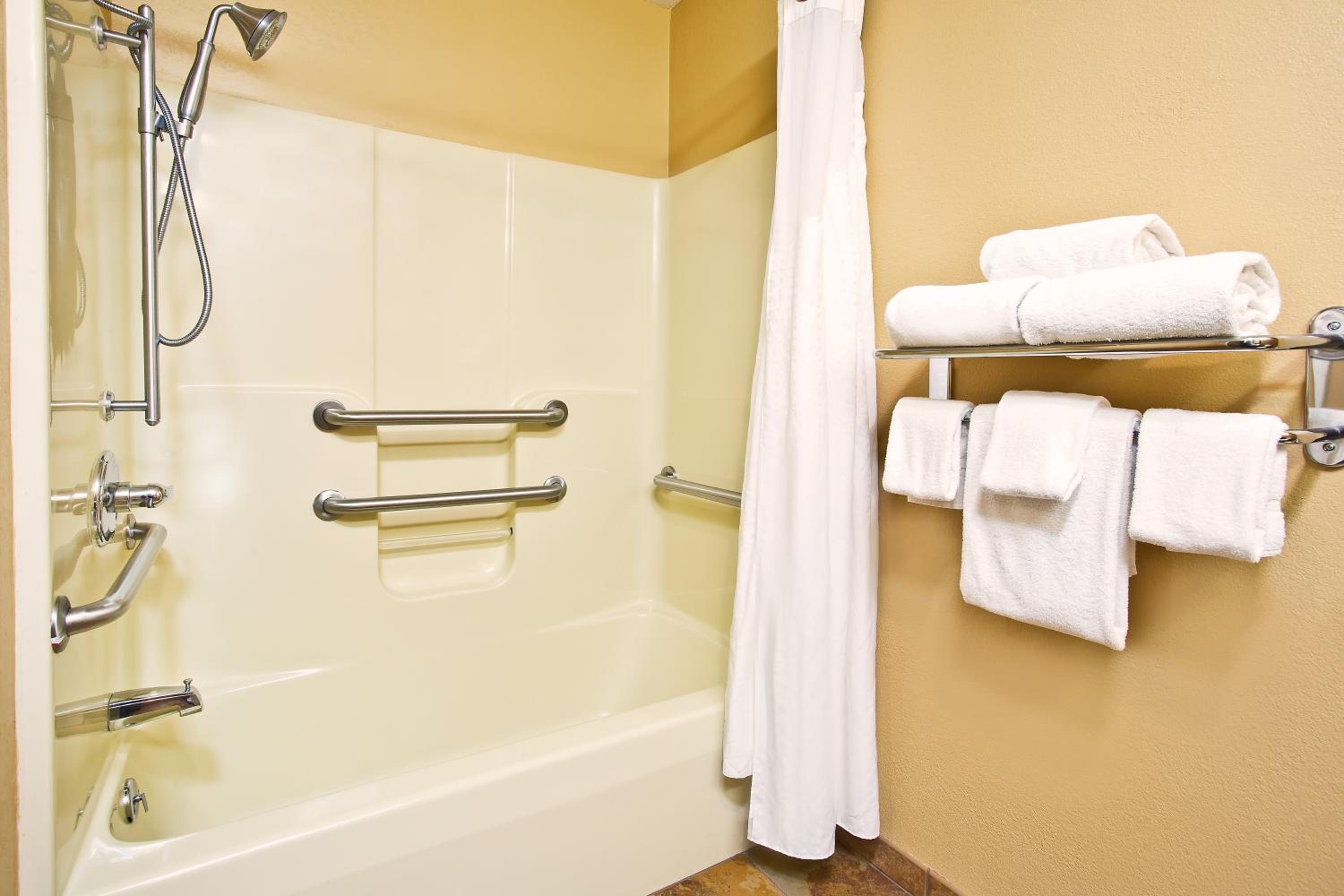 King Room - Mobility Access/Hearing Accessible photo 2