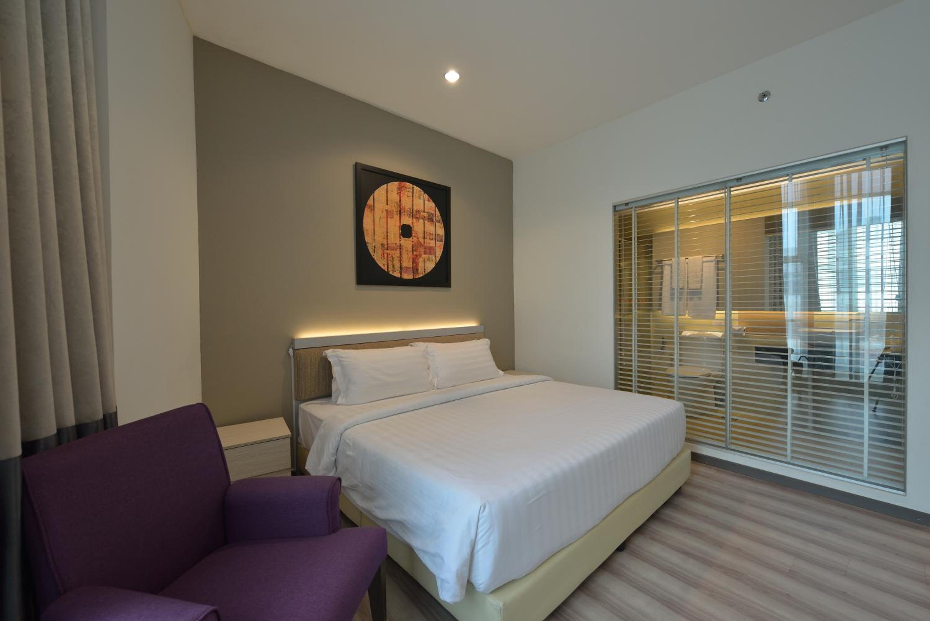 Abell Deluxe King View Room