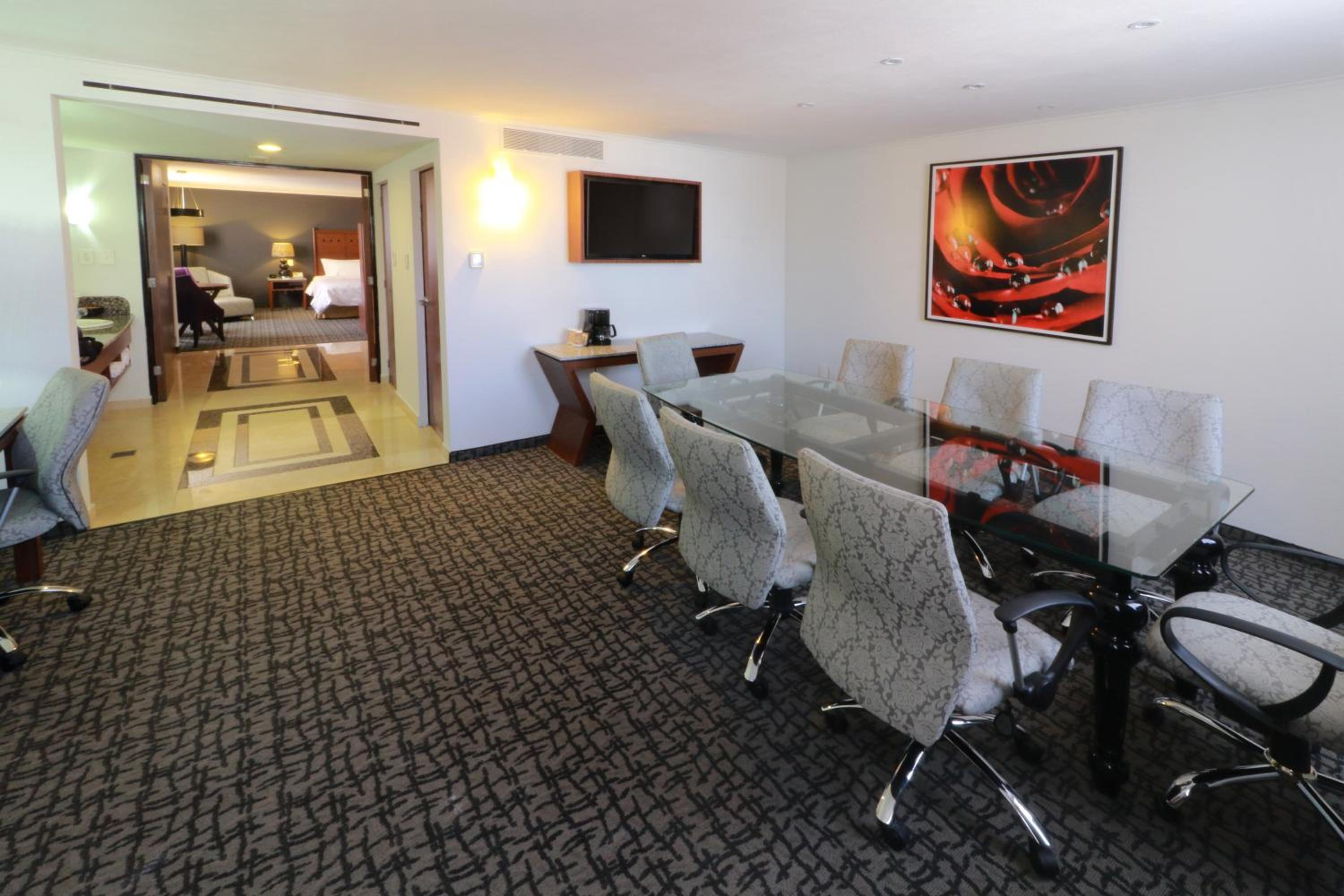 One-Bedroom King Suite with Sofa Bed - Photo 7