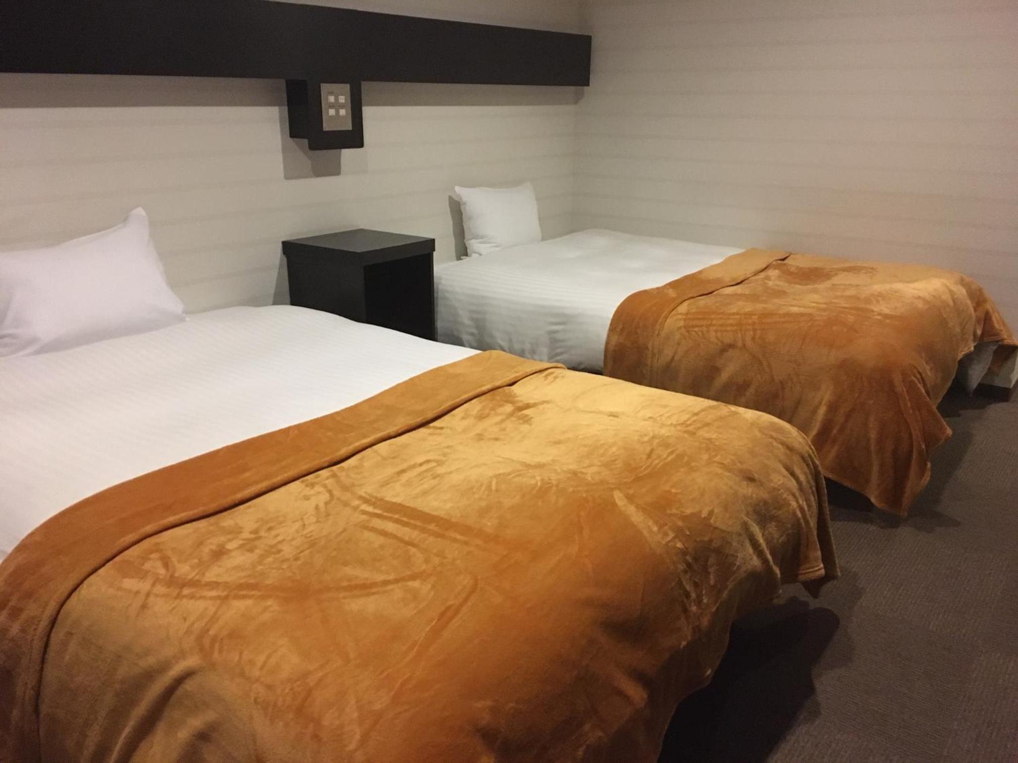 Twin Room - Non-Smoking - Photo 9