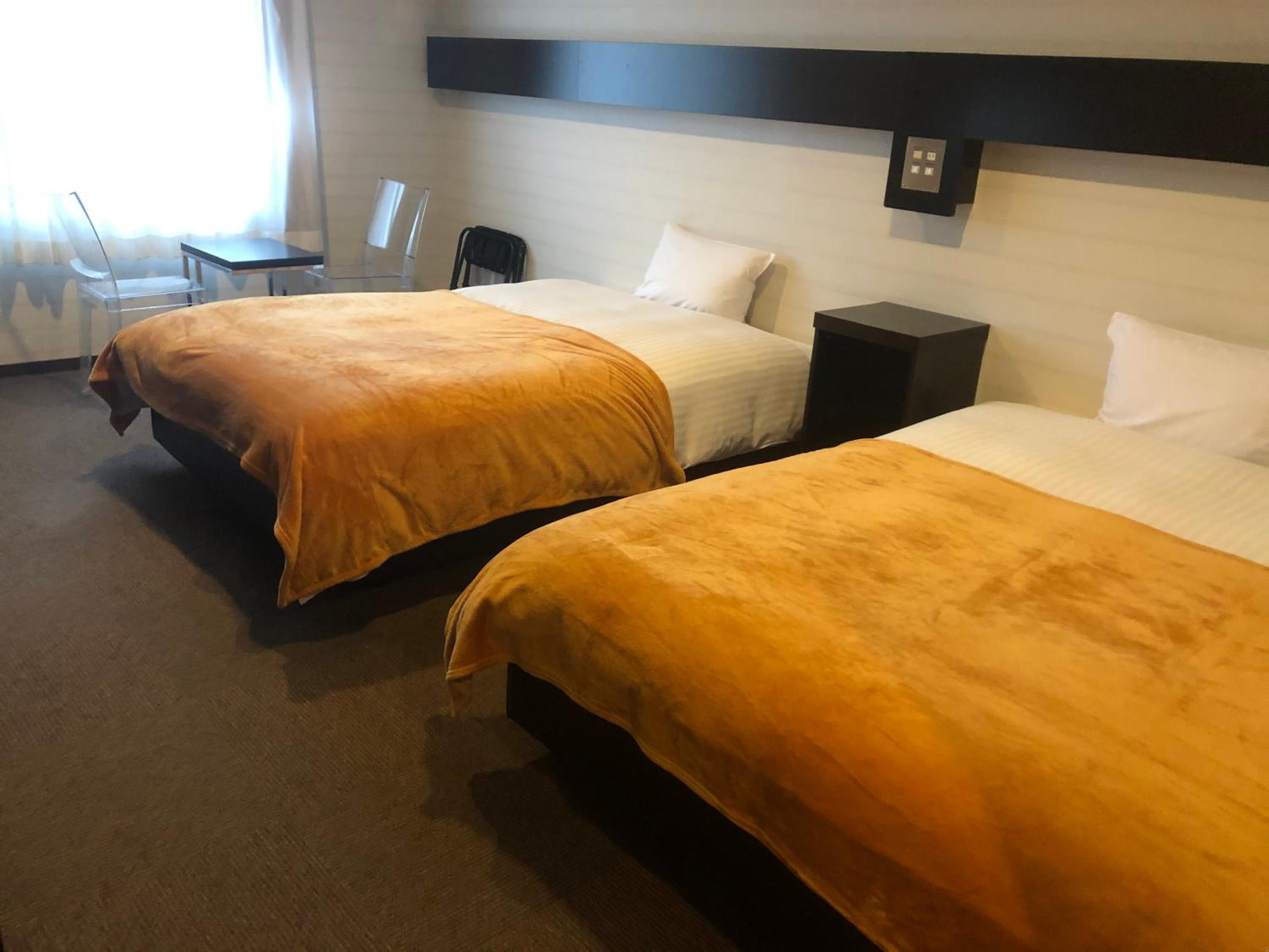 Twin Room - Non-Smoking - Photo 1