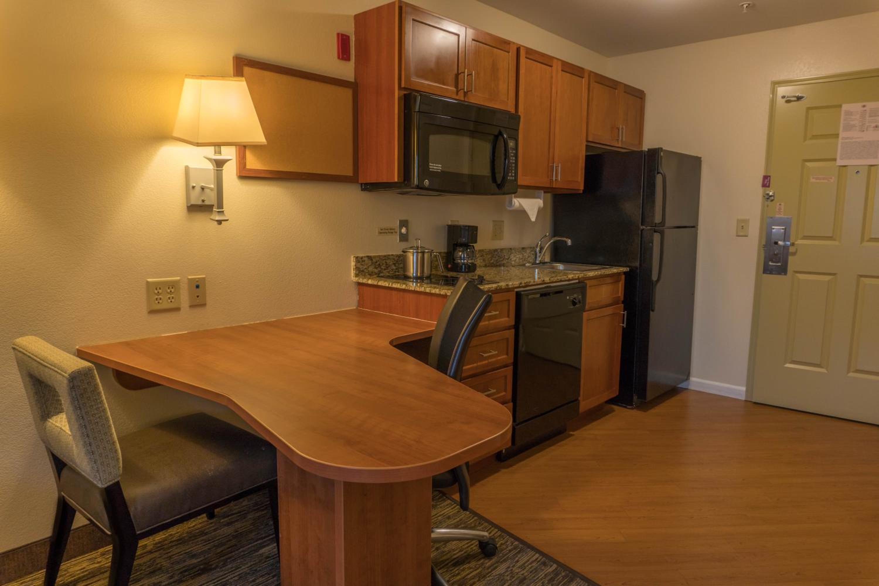 Studio Queen Suite - Photo 6