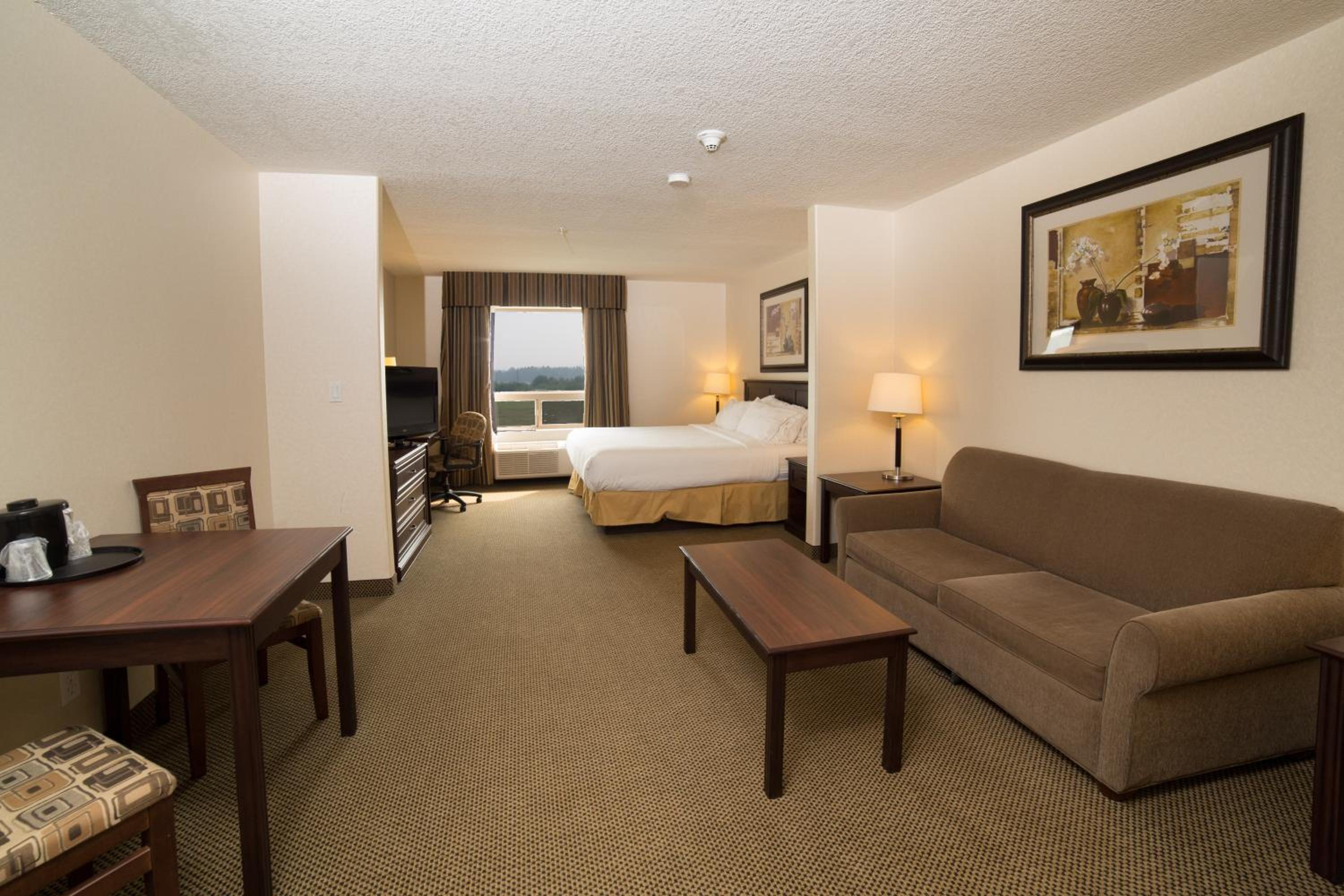King Suite with Sofa Bed - Photo 9