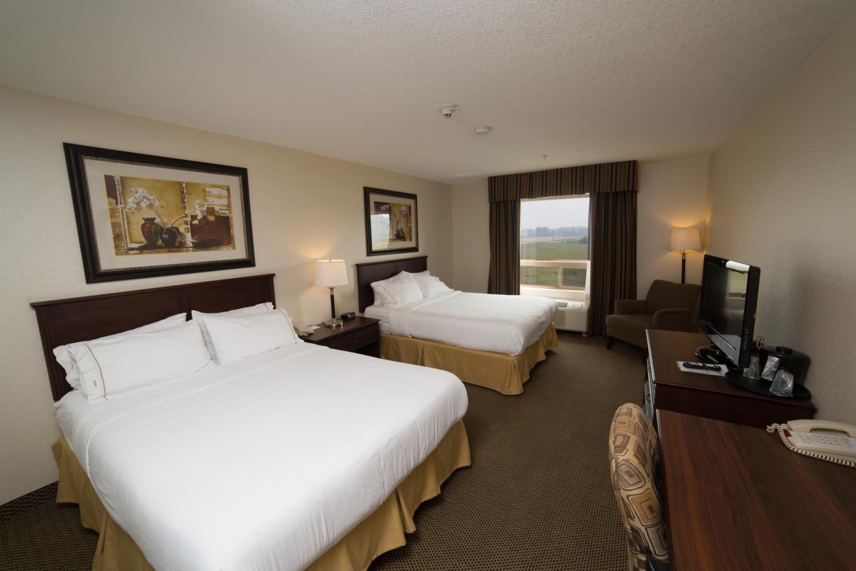 Standard Room with Two Queen Beds - Photo 6