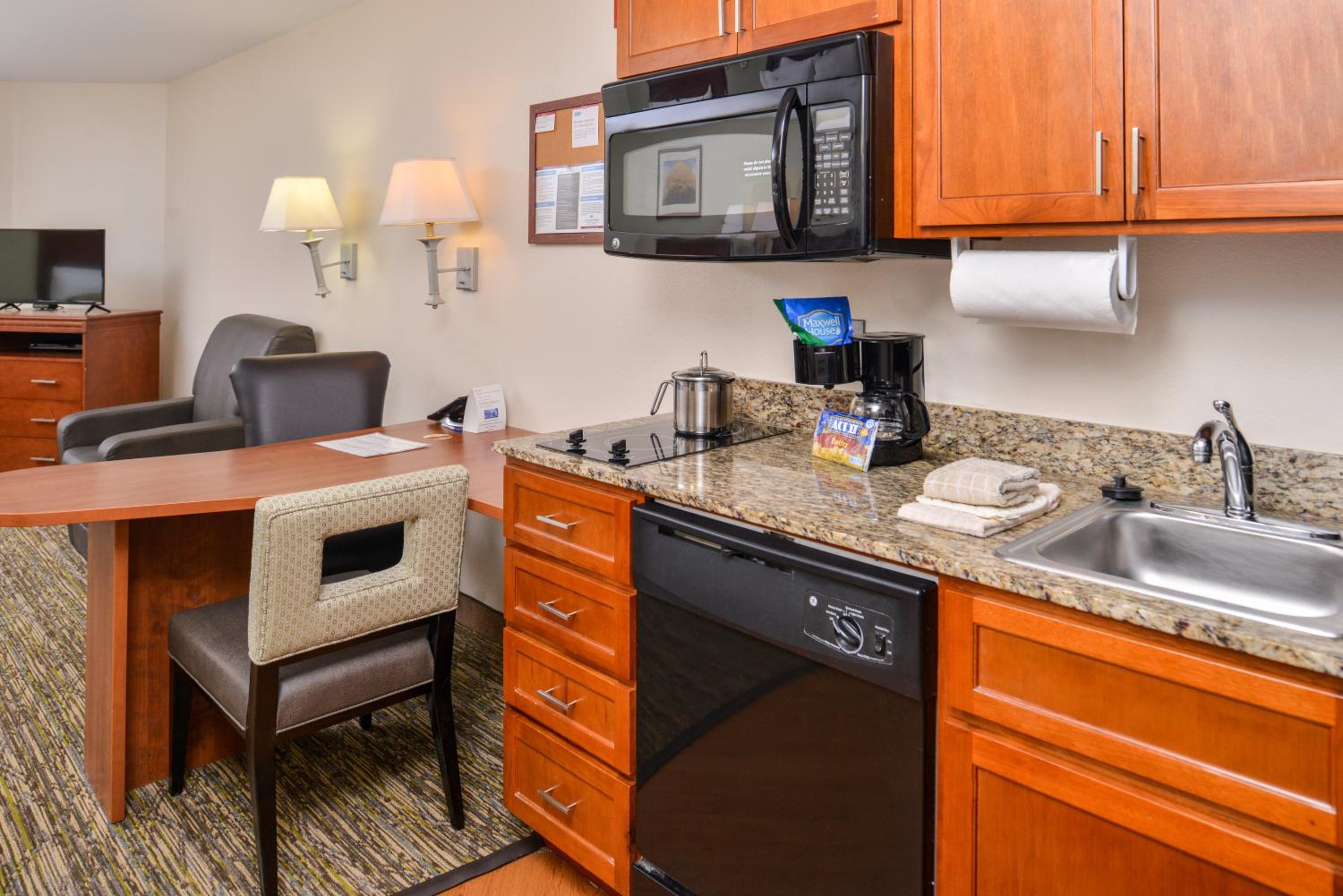 Studio Suite With Two Queen Beds - Photo 7