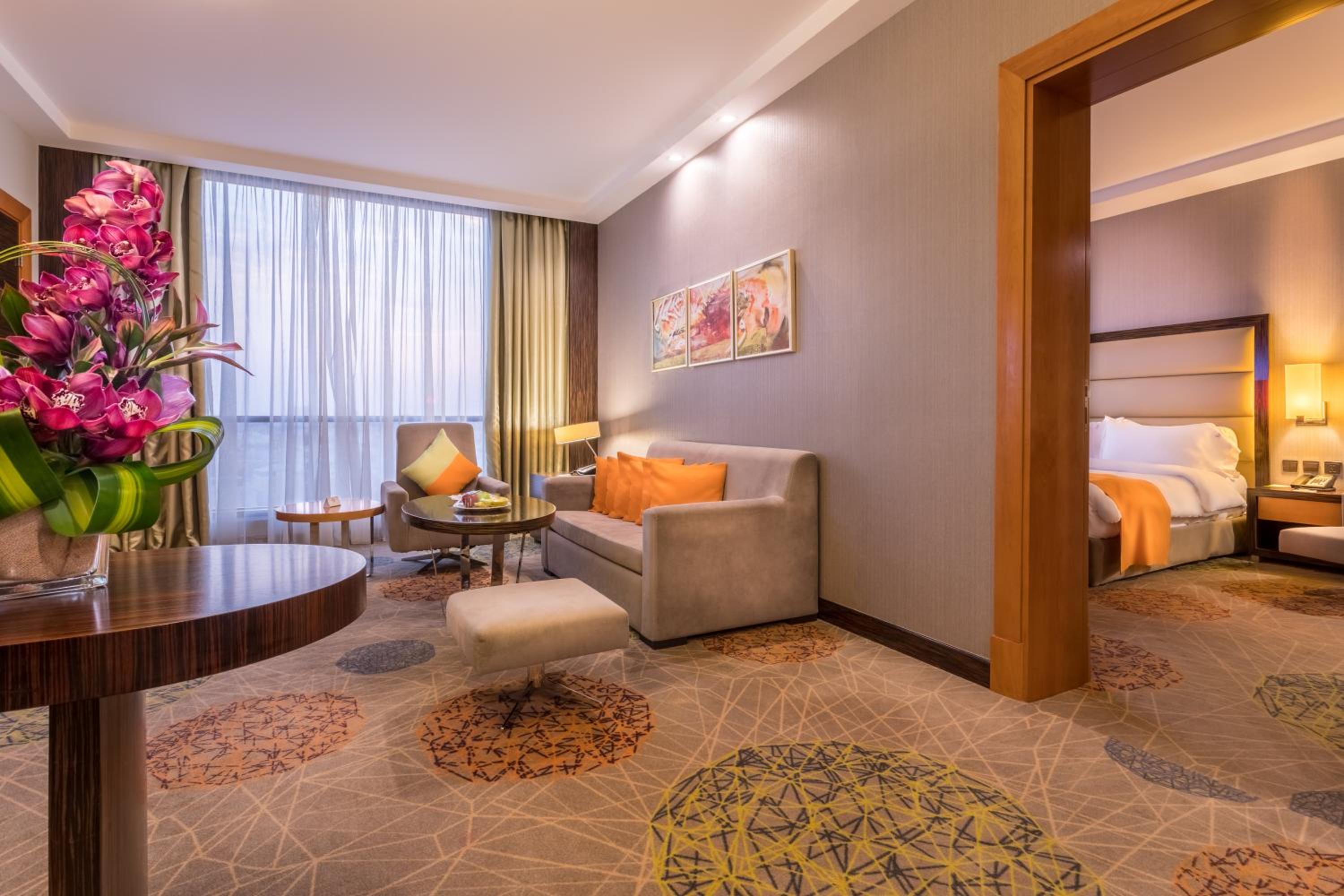One-Bedroom King Suite - Smoking