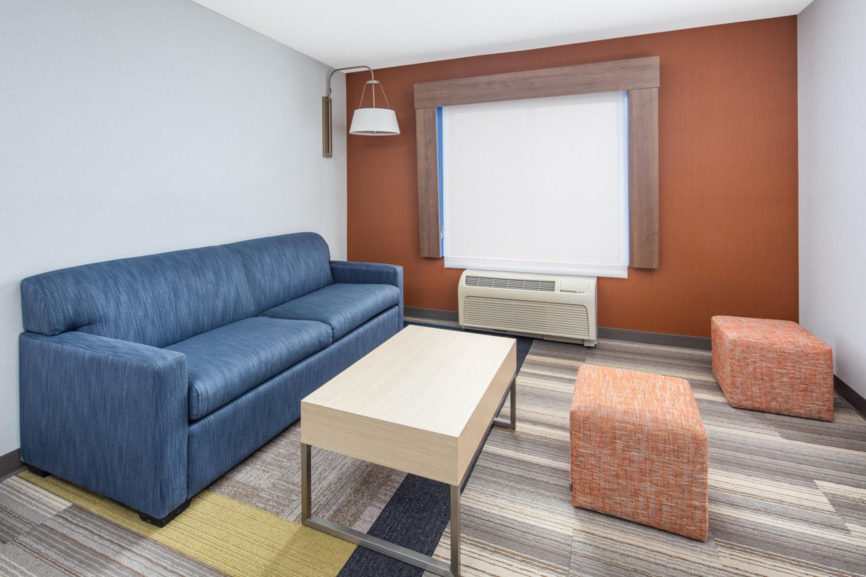 Suite with Two Queen Beds - Photo 6