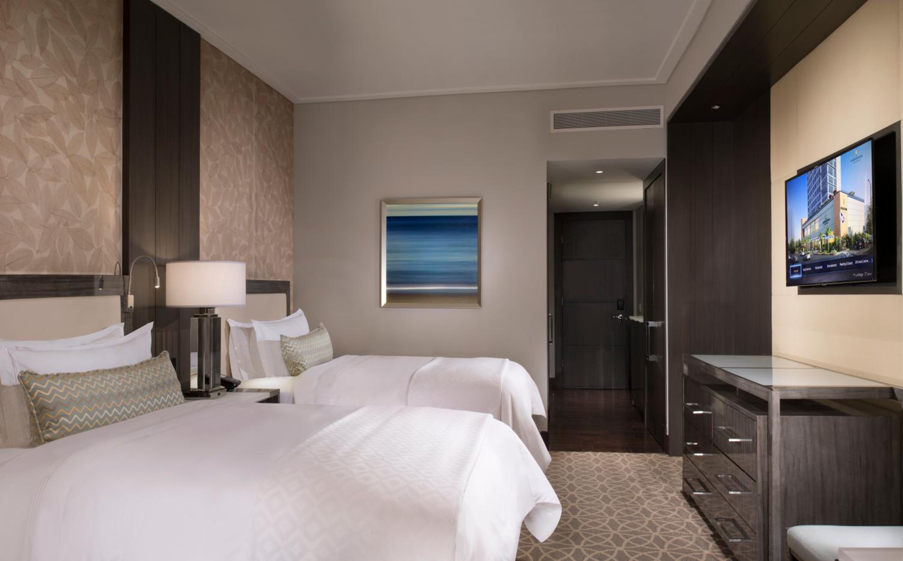 Classic Double Room with Two Double Beds and Pool View thumbnail 5