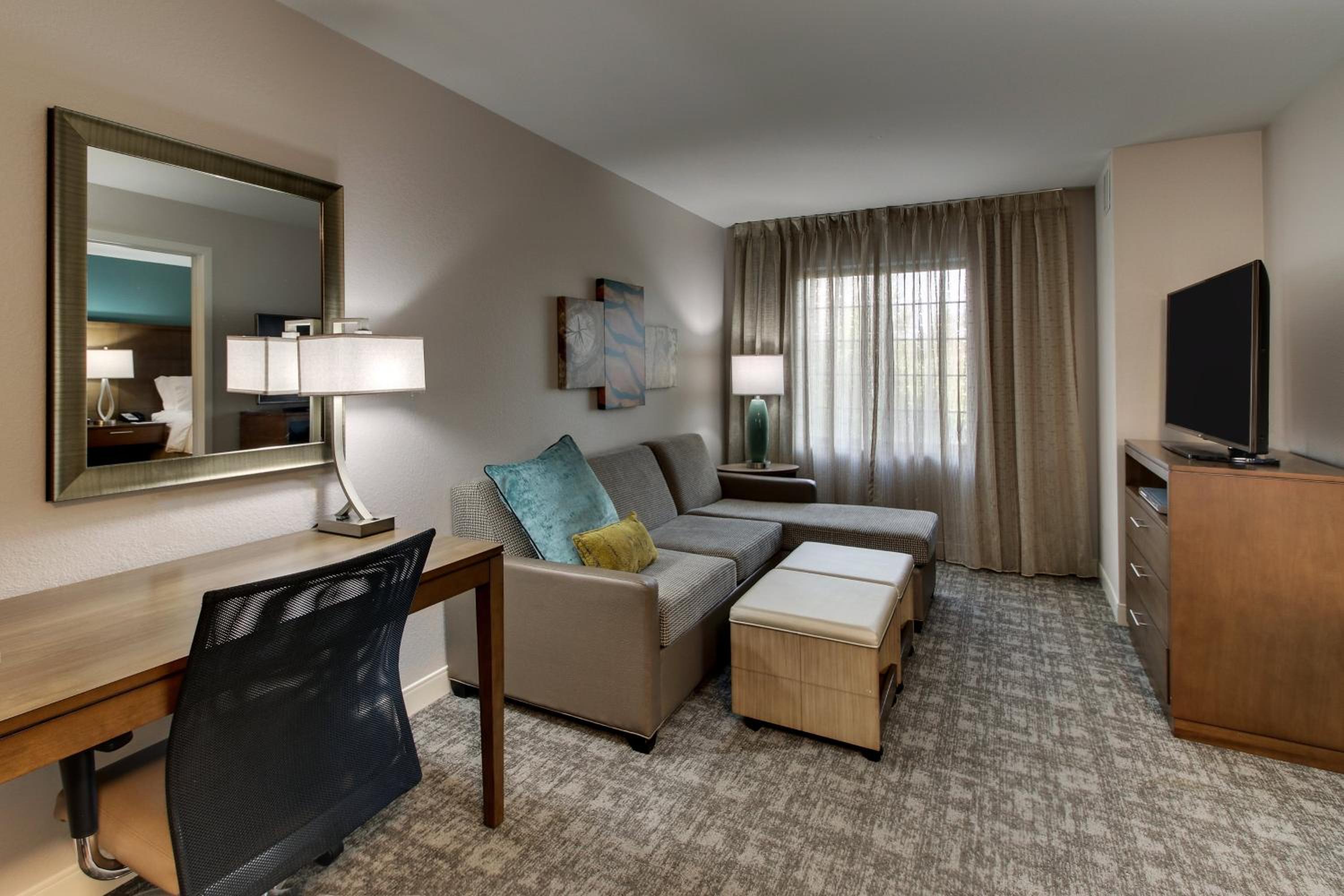 One-Bedroom Queen Suite with Two Queen Beds - Photo 13