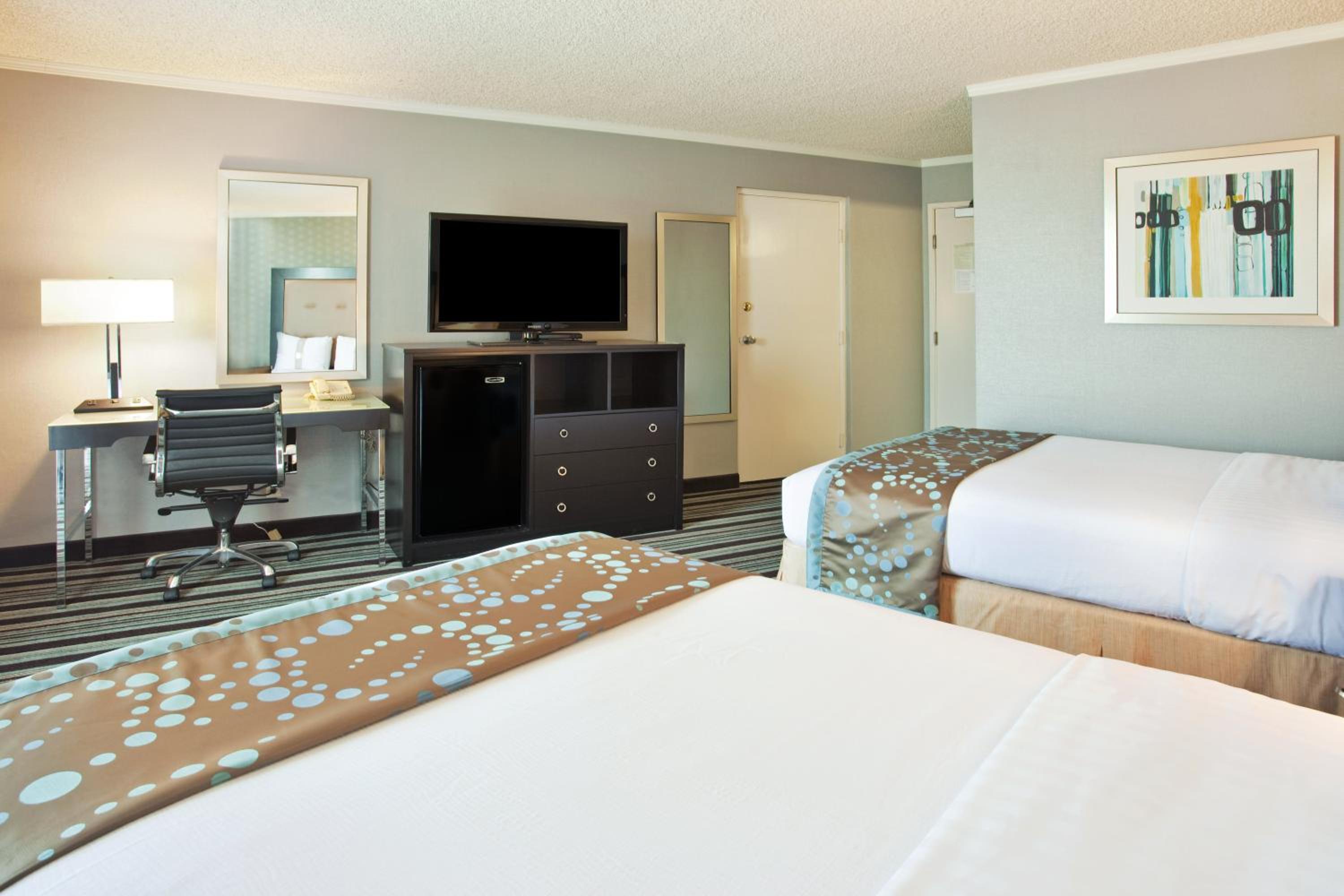 Standard Double Room with Two Double Beds - Photo 2