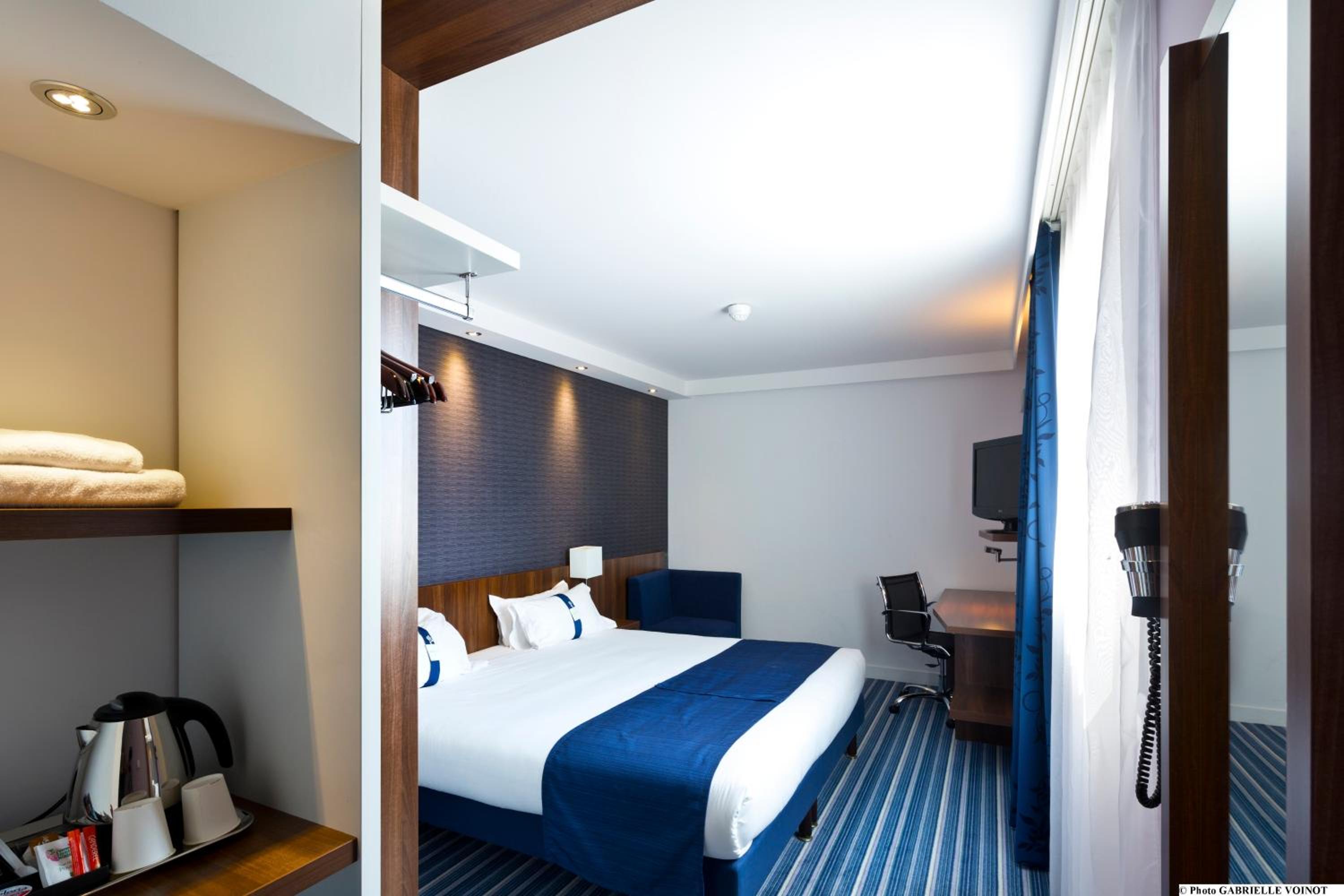 Standard Room with Free Breakfast - Photo 3