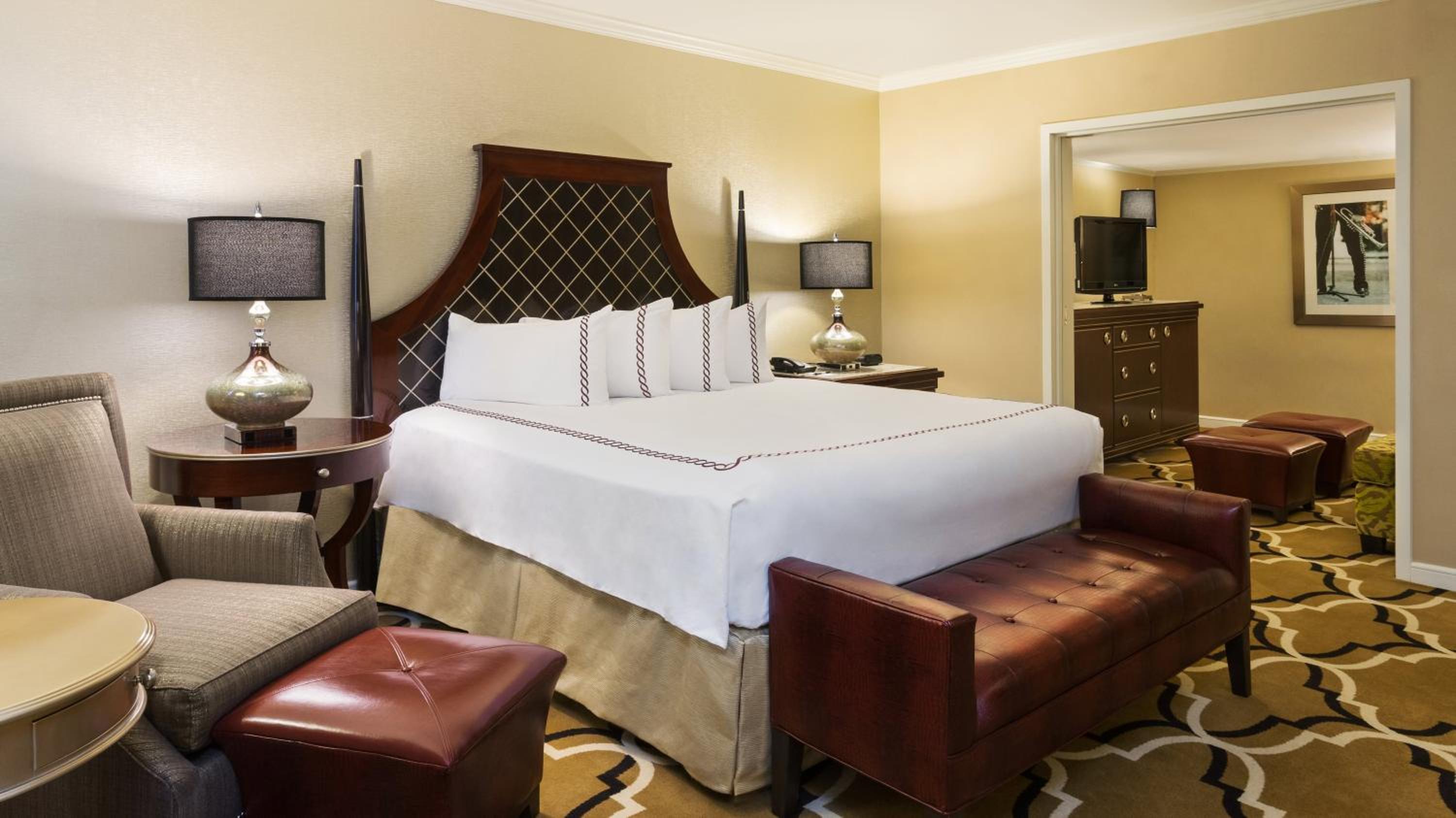 One-Bedroom Suite with Sofa Bed - Photo 1